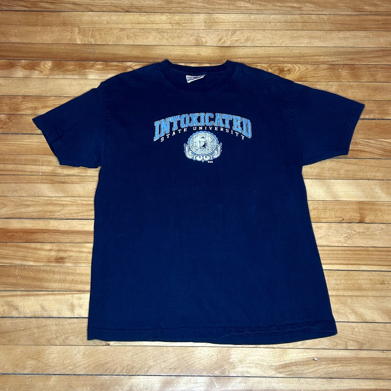 Steve And Barrys Y2K Intoxicated University T-Shirt XL Size US XL / EU 56 / 4 - 1 Thumbnail