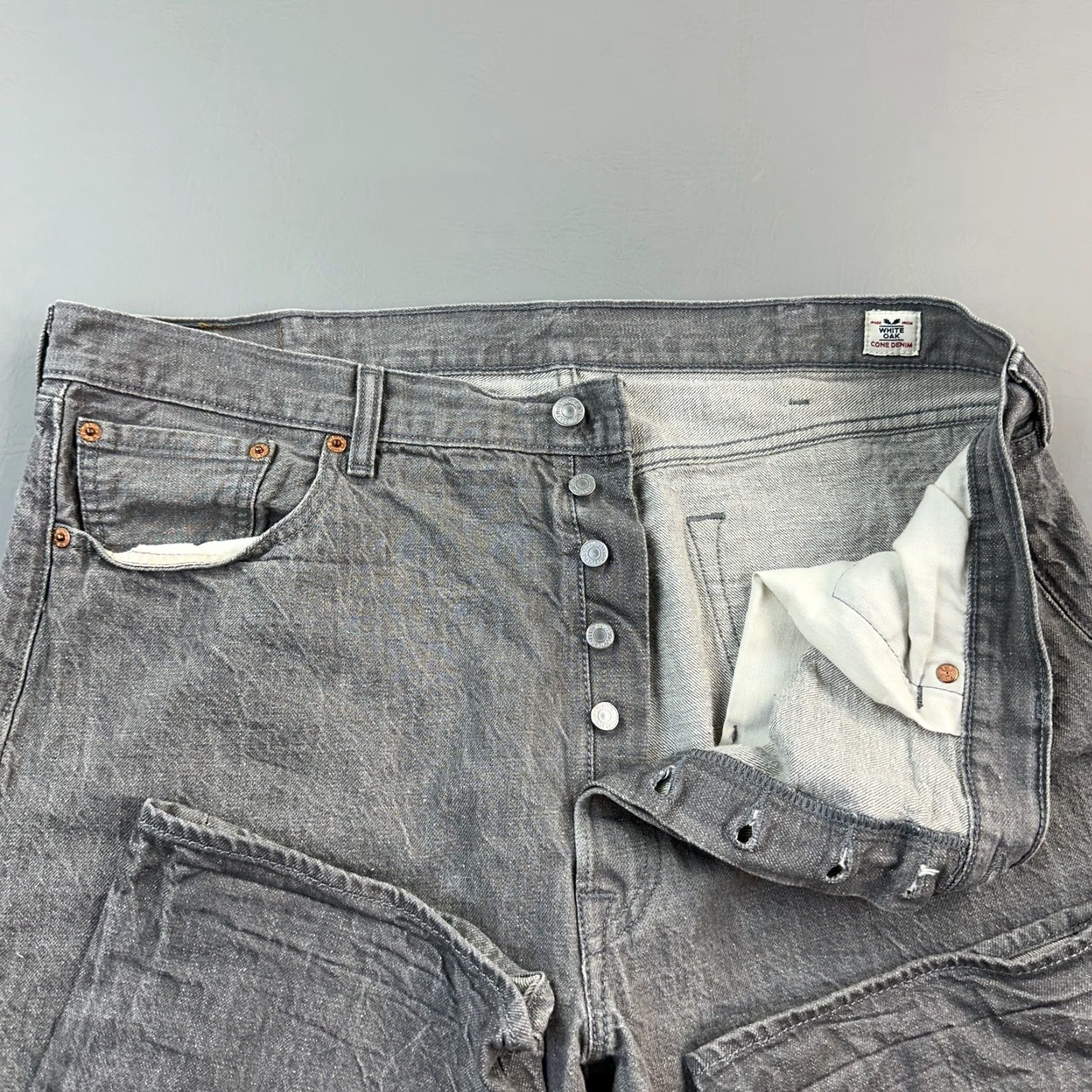 Levi's Levis 501 Jeans Mens 42x30 Gray Charcoal Wash Original Fit Button Fly Denim Modern Straight 90s Cowboy Retro Mens Size US 42 / EU 58 - 6 Thumbnail