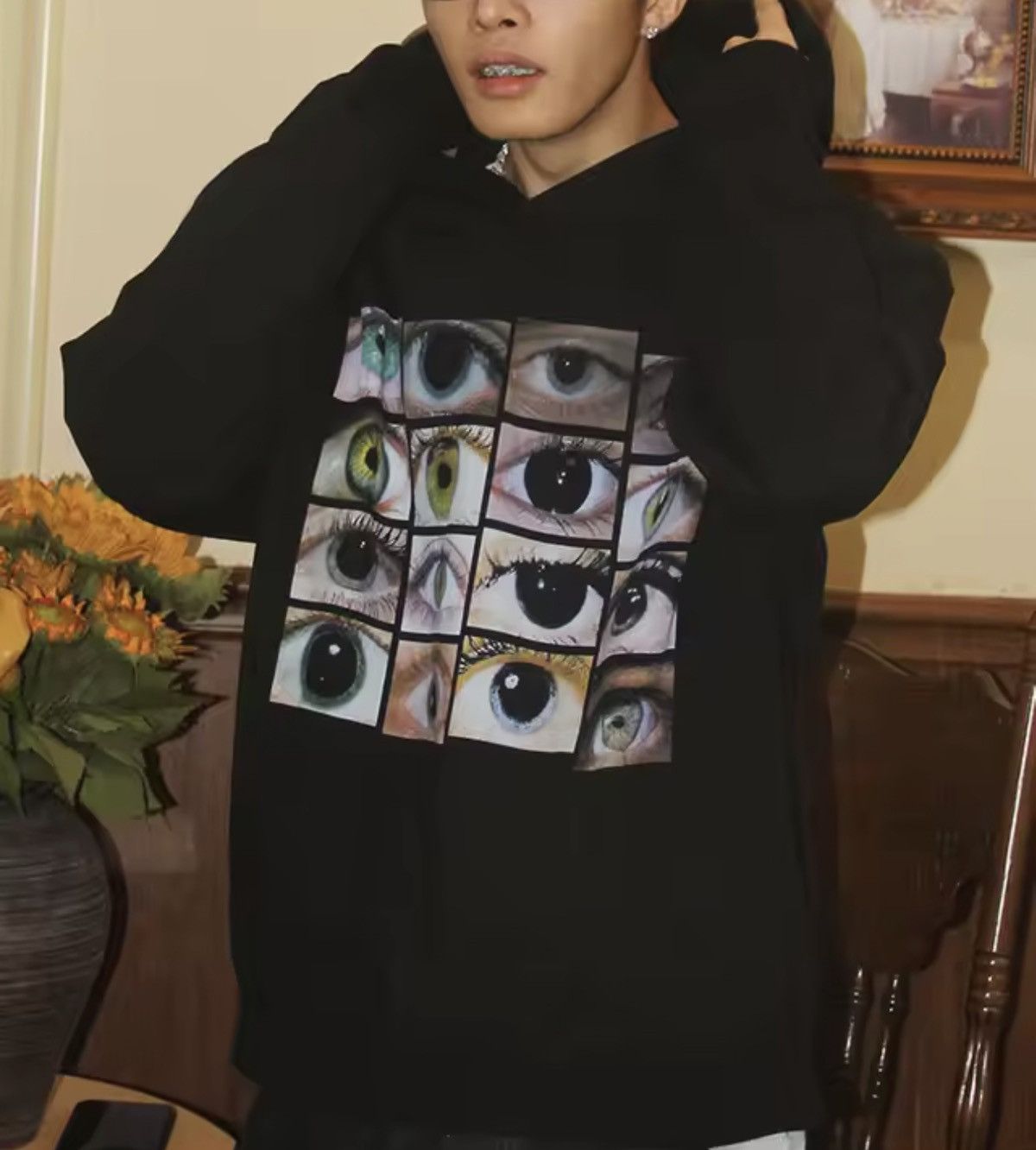 Japanese Brand Oversized Black "Eyes" Hoodie Size US XXL / EU 58 / 5 - 1 Thumbnail