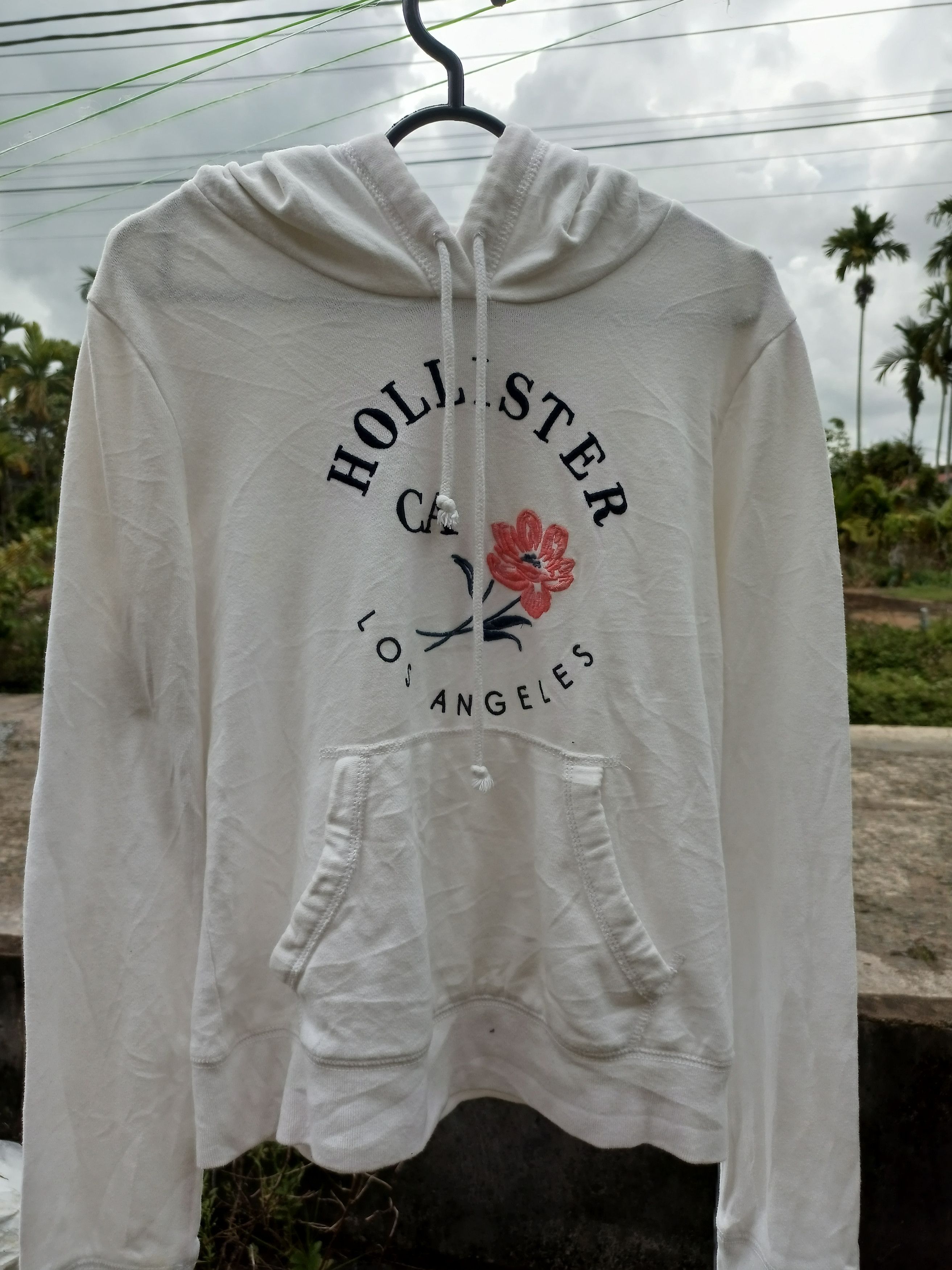 Hollister × Le Grande Bleu (L.G.B.) HOLLISTER CA 🌸 LOS ANGELES WHITE HOODIE Size US M / EU 48-50 / 2 - 16 Thumbnail