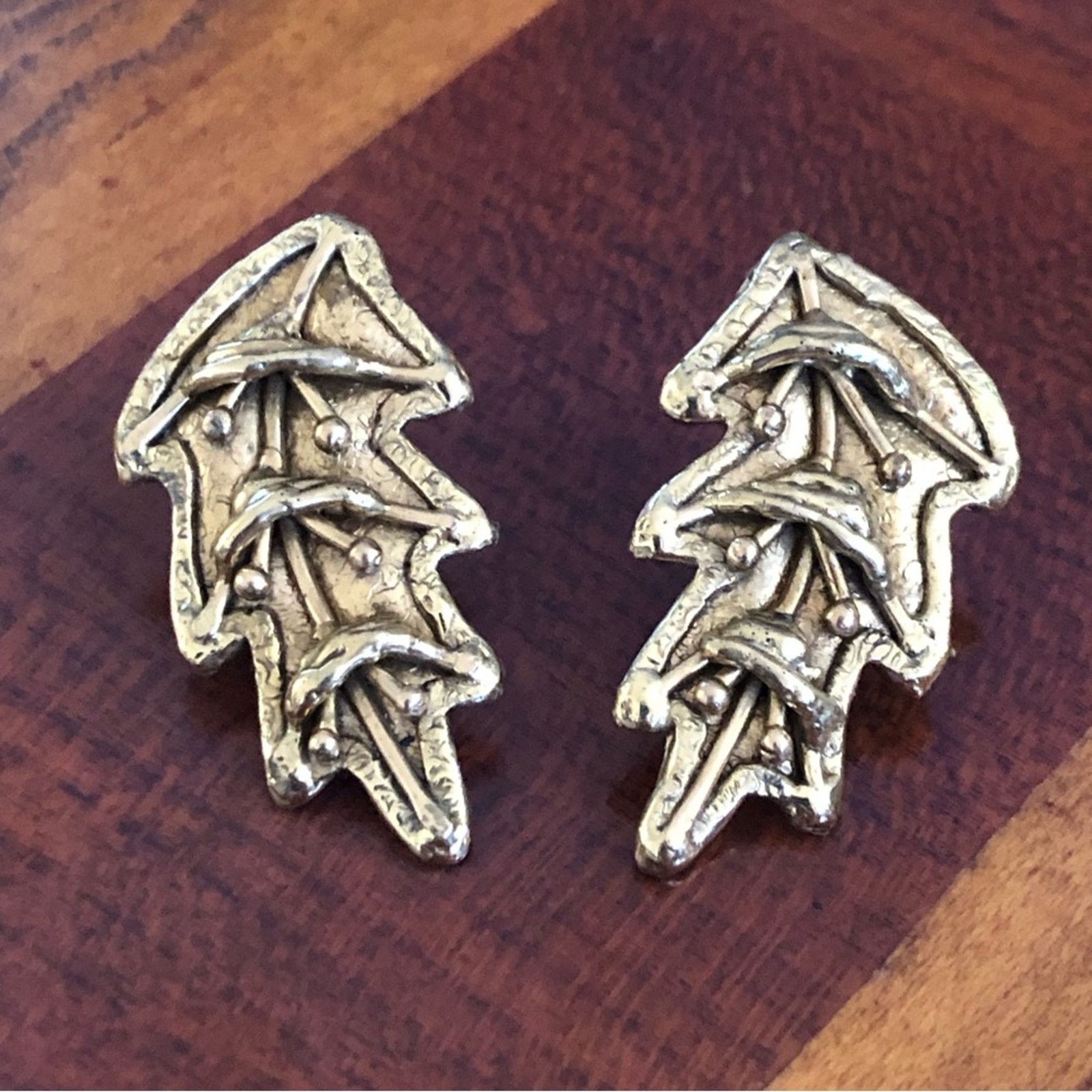 Vintage Vintage IXEL Mexican solid brass leaf design earrings Size ONE SIZE - 3 Thumbnail