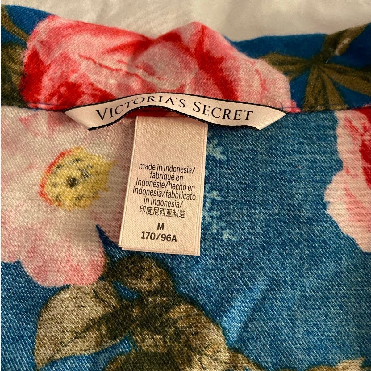 Victoria's Secret Floral Satin Pajama Top Blue Rose Print Victoria’s Secret M Size M / US 6-8 / IT 42-44 - 3 Thumbnail