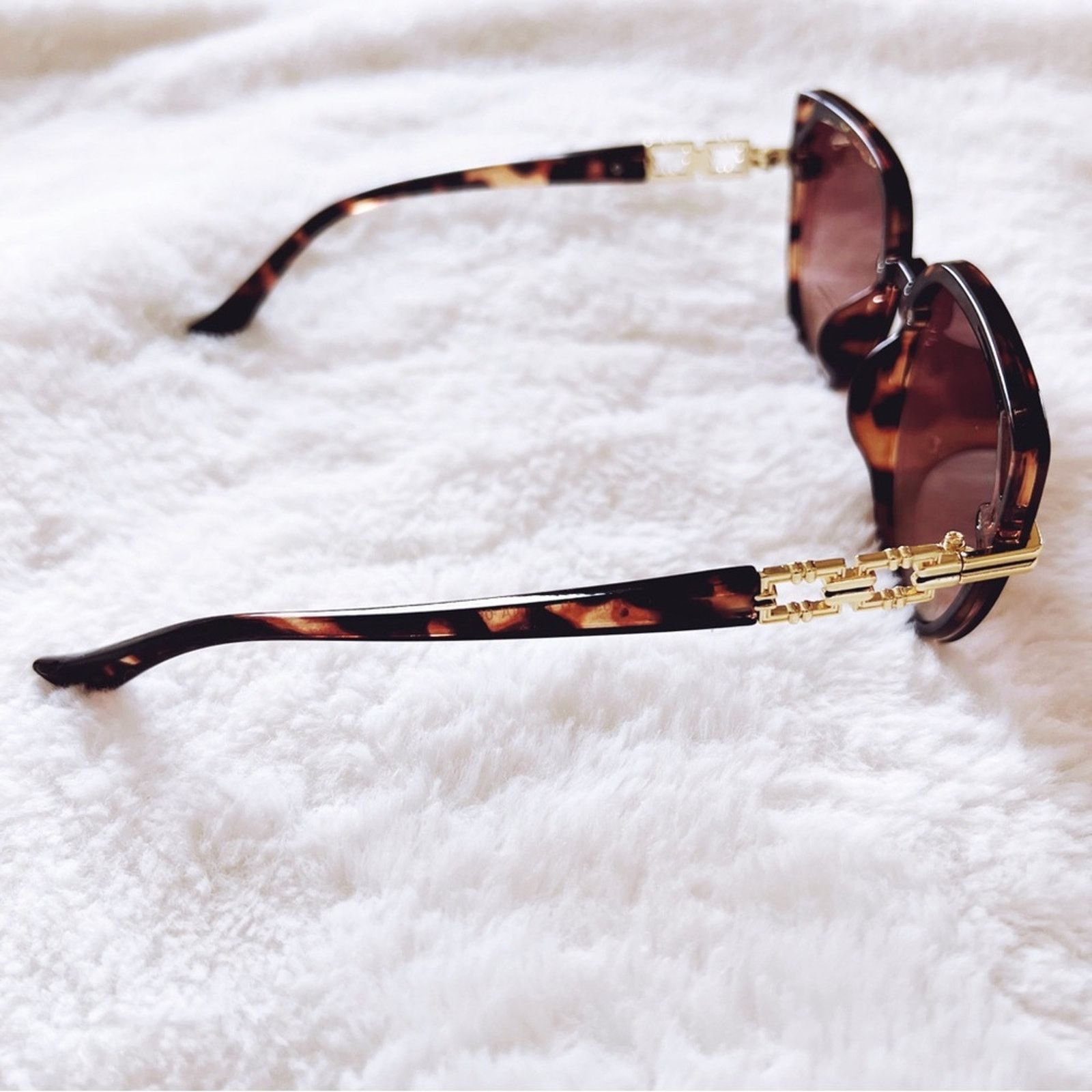 Other Liana Tortoise Brown Sleek Sunglasses Size ONE SIZE - 7 Thumbnail