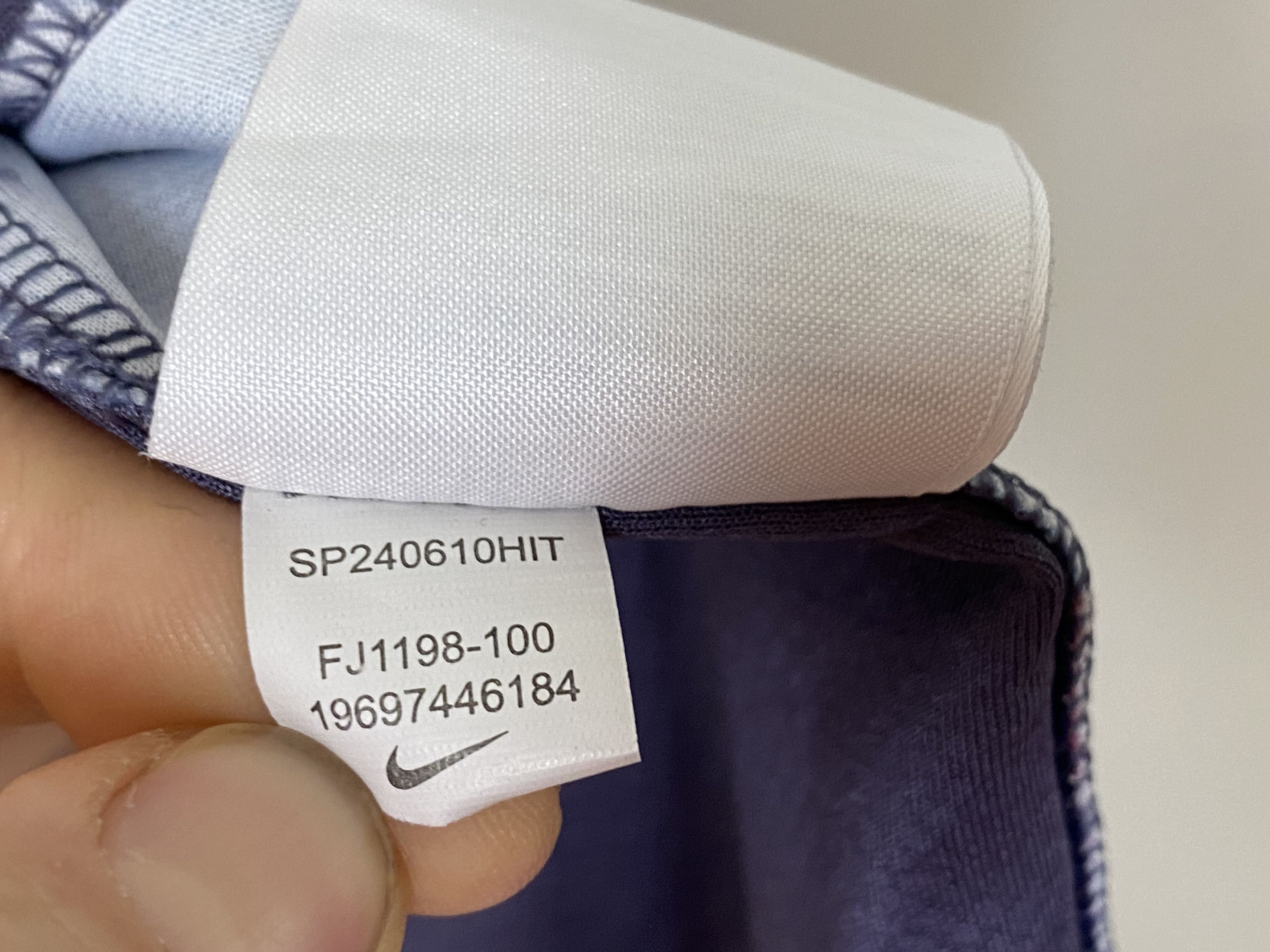 Nike × UEFA ENGLAND TEAM 2024 2025 AWAY FOOTBALL SHIRT SOCCER JERSEY Size US M / EU 48-50 / 2 - 6 Thumbnail
