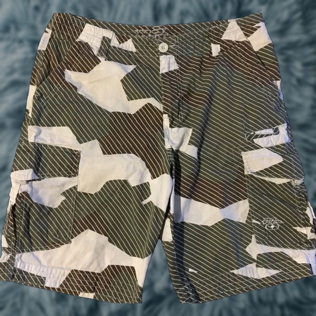 Quiksilver Vtg No Fear Abstract Art AOP Shorts 36 Surf Skate Vaporwave Grunge OP Gotcha Y2K Nike Shirt Size US 36 / EU 52 - 1 Thumbnail