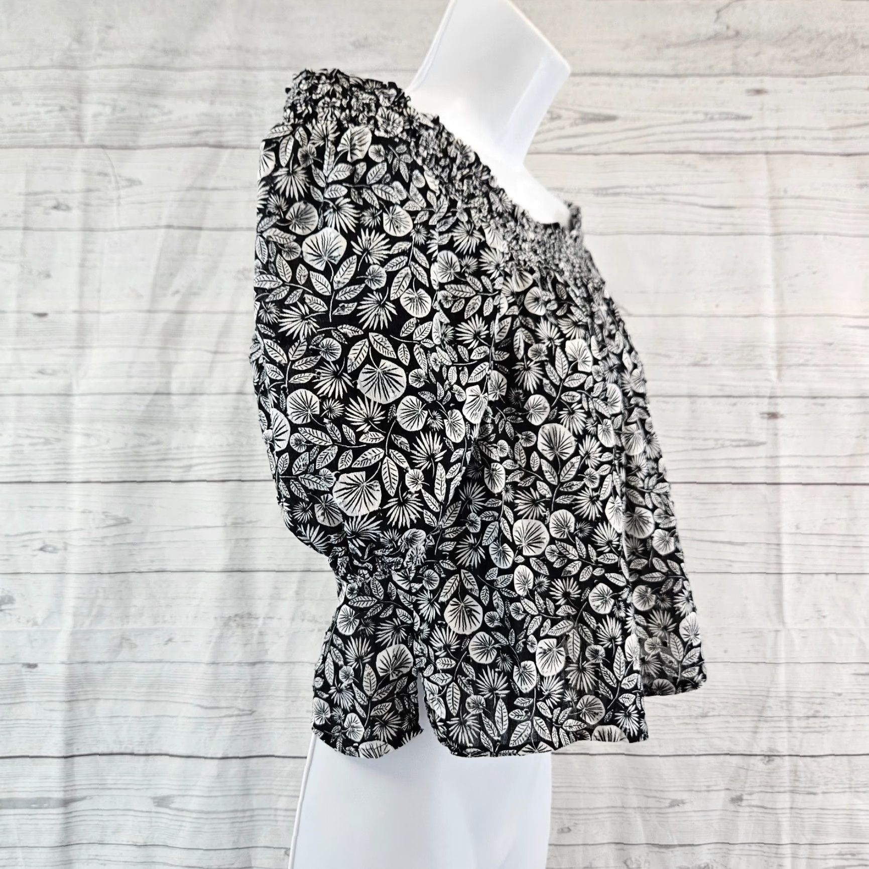 Ann Taylor VINTAGE Ann Taylor LOFT Womens Off The Shoulder Top Sz 2XSP Black White Shirt Womens Size XXS / US 00 / IT 34 - 2 Thumbnail