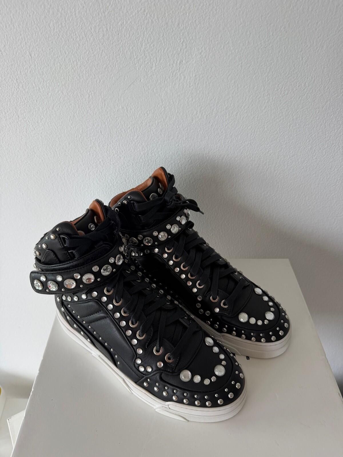 Givenchy new Givenchy womens tyson studs sneaker shoes black 36 3 6 Size US 6 / IT 36 - 5 Thumbnail