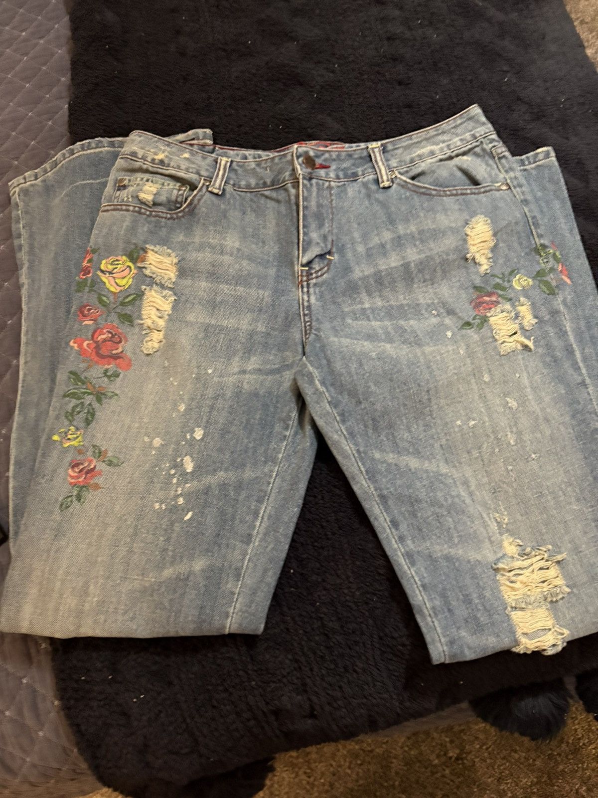 Jessica Simpson Jessica Simpson size 10 distressed denim jeans Size 32" / US 10 / IT 46 - 1 Thumbnail