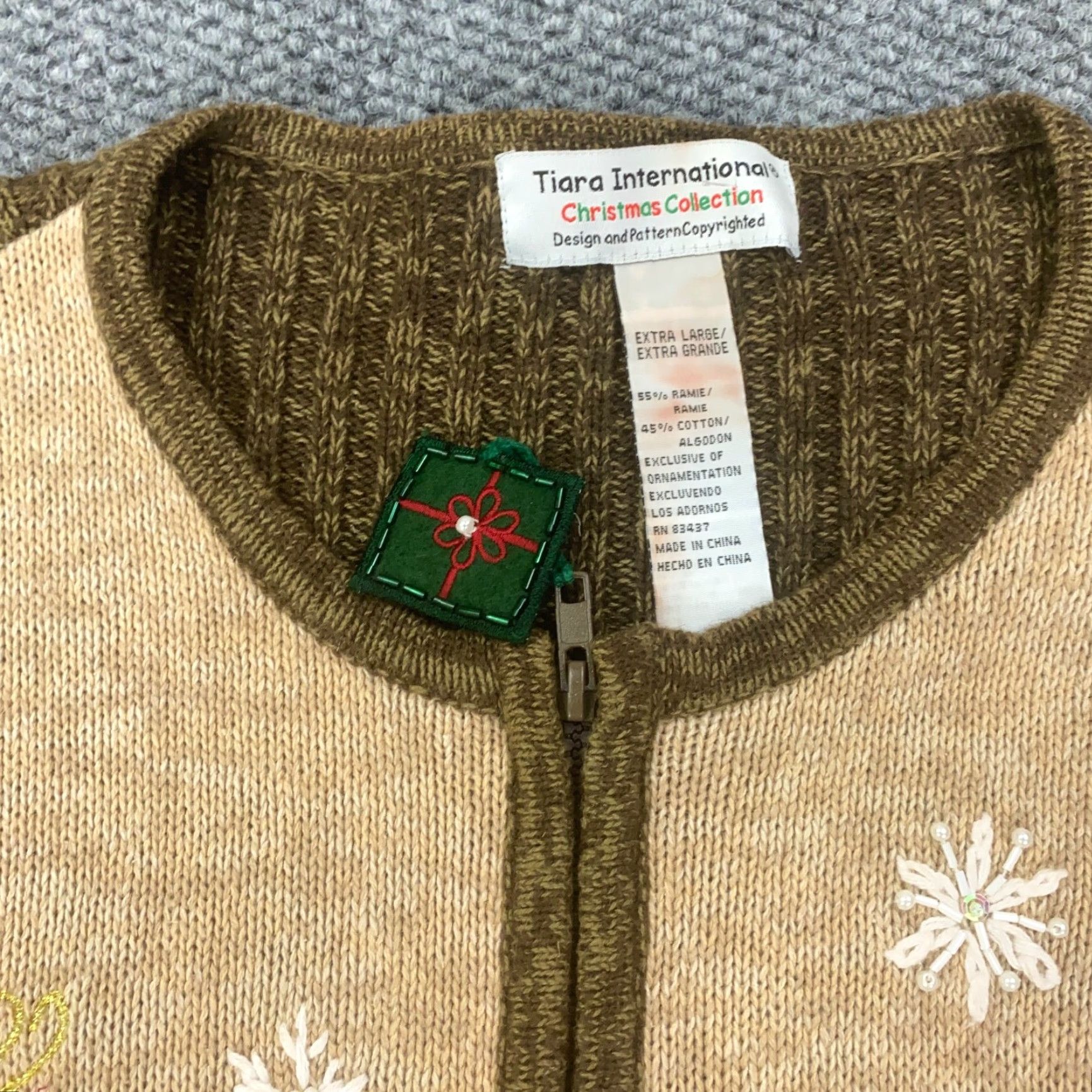 Vintage VINTAGE Tiara International Womens Sweater Cardigan XL Brown Christmas Holiday Santa Claus 3D Button Full Zip Knit Reg/Regular Women's Size XL / US 12-14 / IT 48-50 - 4 Thumbnail