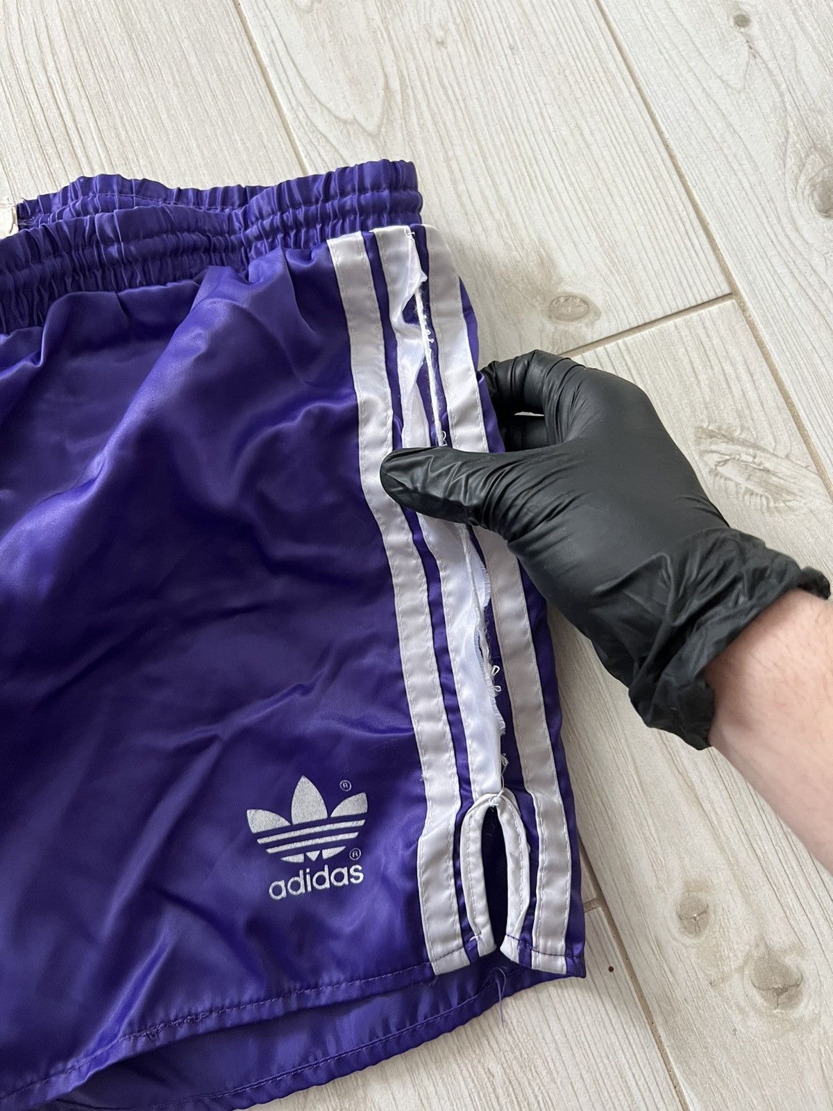 Adidas 1990s ADIDAS VINTAGE SHORTS FOOTBALL SOCCER RUNNING PURPLE Size US 30 / EU 46 - 13 Thumbnail