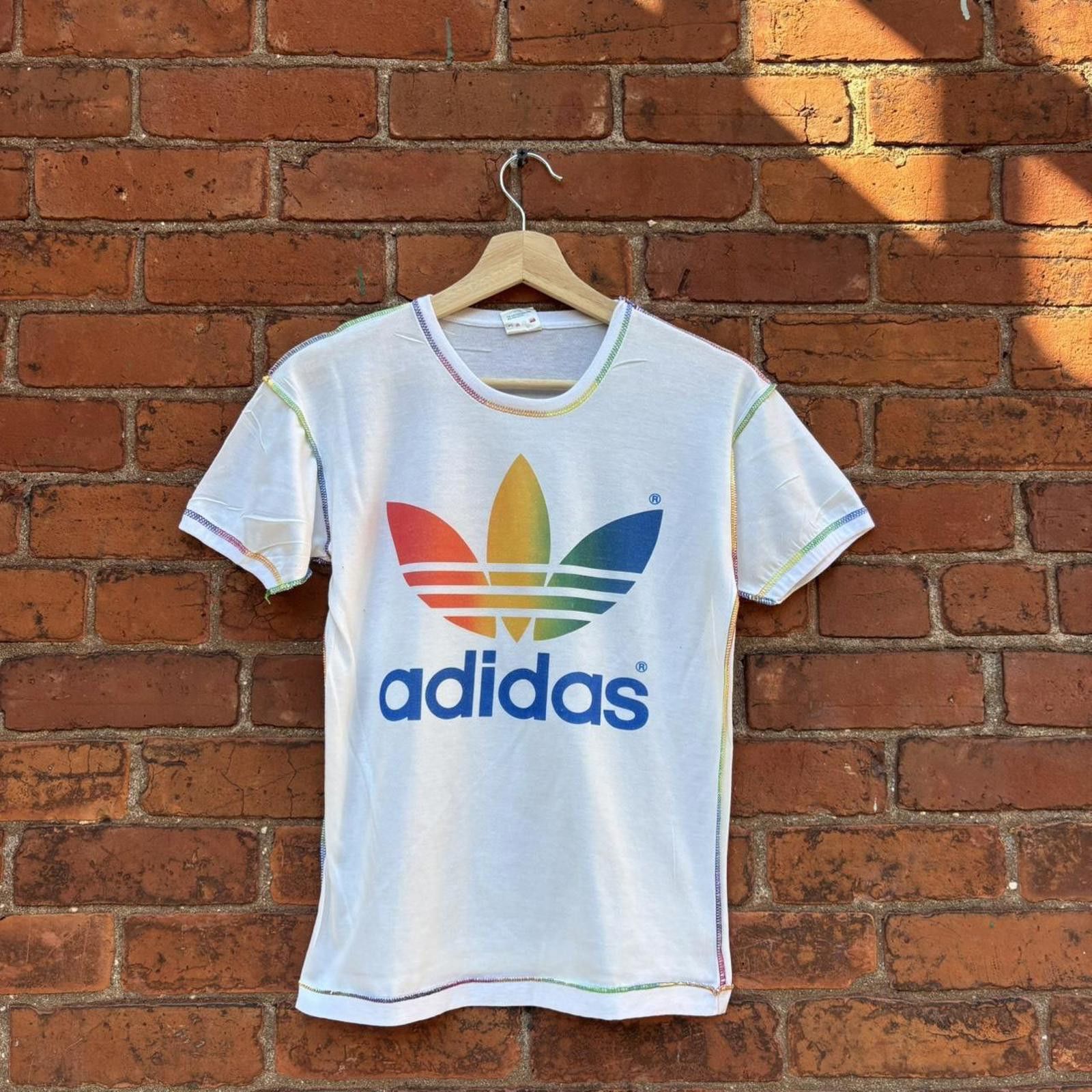 vintage adidas rainbow off stitch trefoil t shirt 80s S