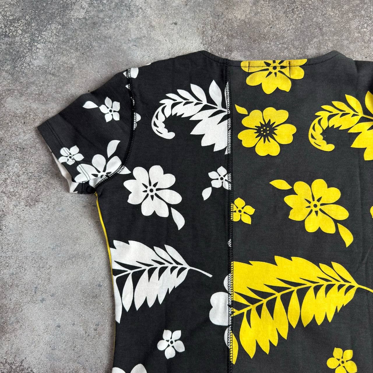 Custo Barcelona × Vintage Custo Barcelona Y2K Boho Vintage Glam Lady Printed T-Shirt Size M / US 6-8 / IT 42-44 - 9 Thumbnail