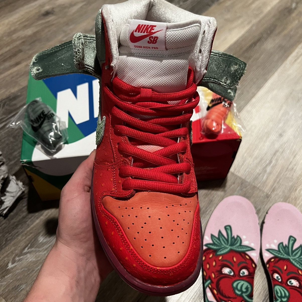 Nike Nike Sb Dunk High Strawberry Cough Size US 10.5 / EU 43-44 - 3 Thumbnail