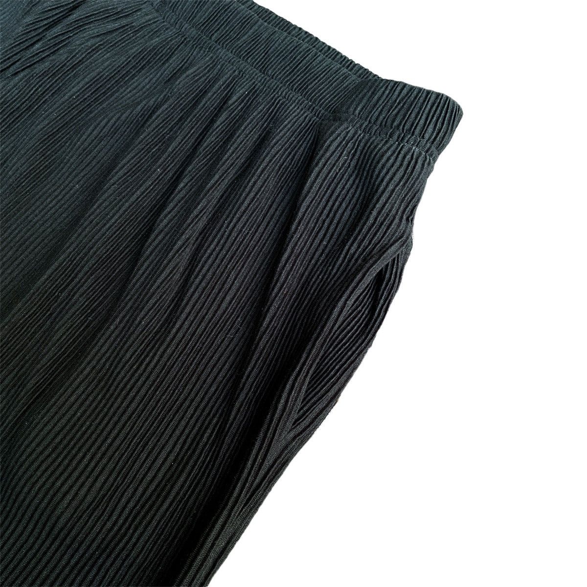 Japanese Brand × Vintage Rare Japanese Brand UniqIo Pleats Issey Style Wide Leg Pants Size US 32 / EU 48 - 4 Thumbnail