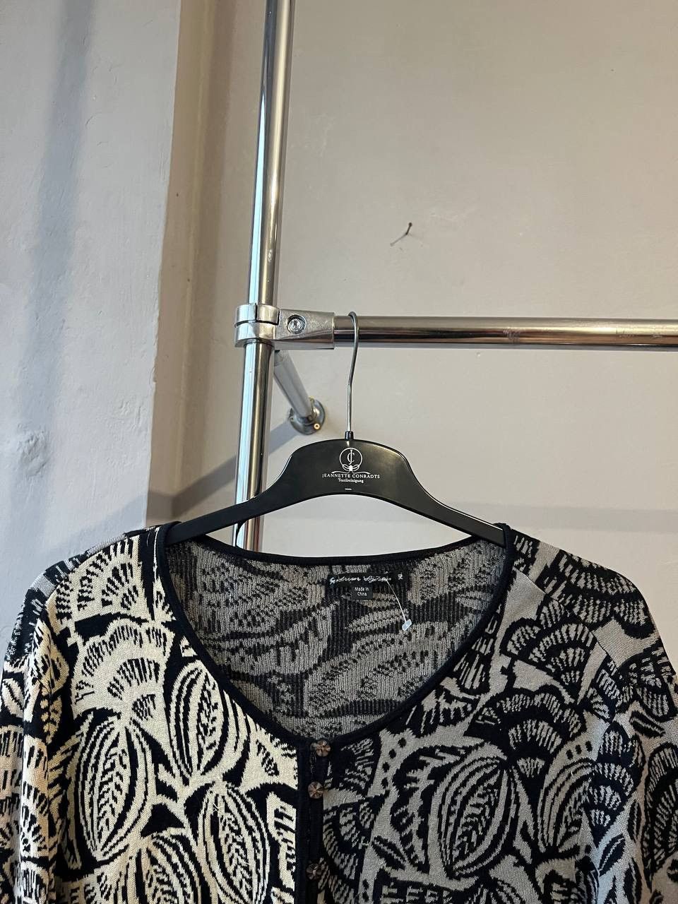Gudrun Sjoden GUDRUN SJODEN ABSTRACT DESIGN FLOWERS BUTTON CARDIGANSWEATER Size XL / US 12-14 / IT 48-50 - 5 Thumbnail