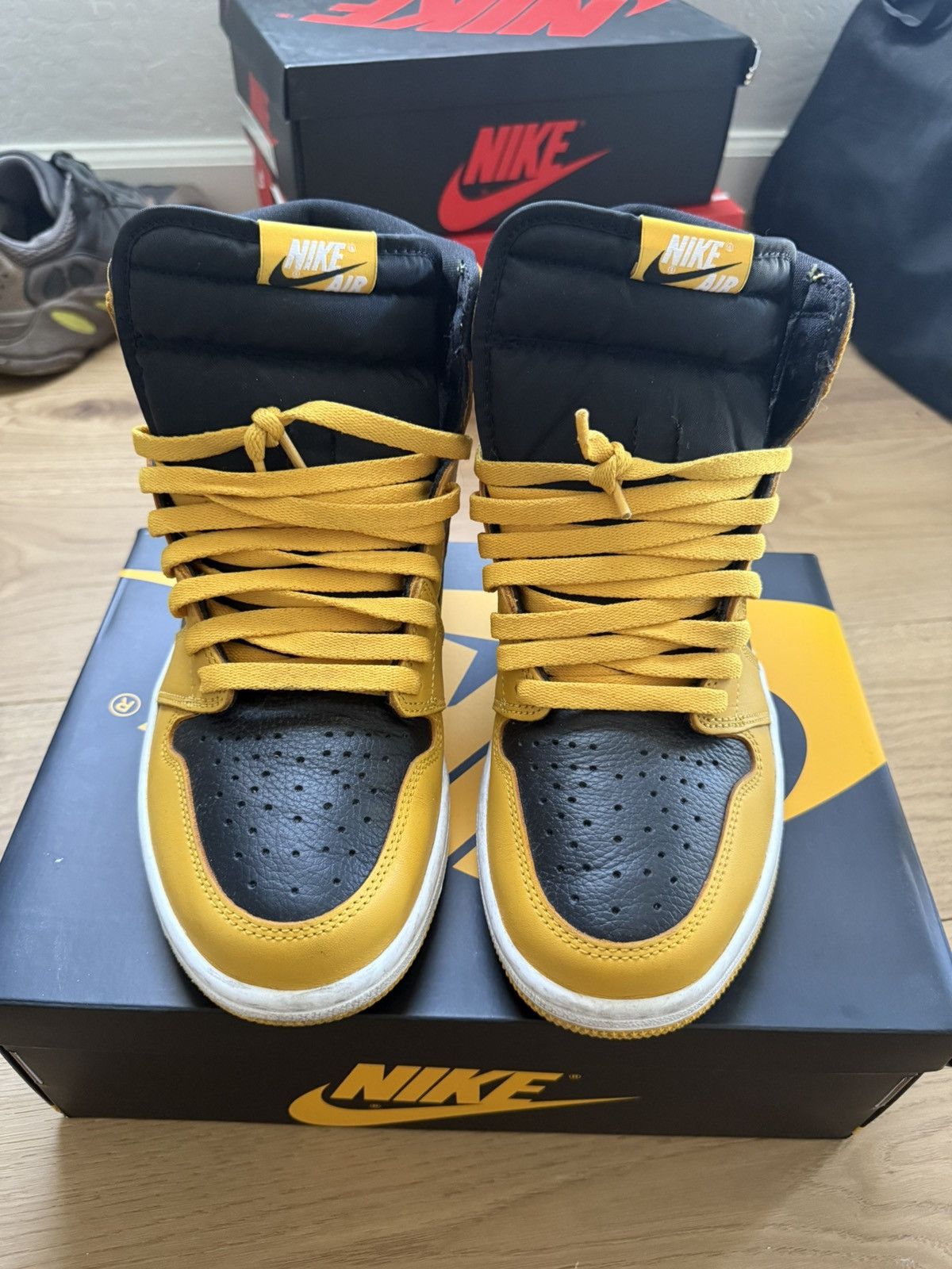 Jordan Brand NIKE AIR JORDAN 1 “POLLEN” HI TOP SNEAKERS Size US 9.5 / EU 42-43 - 2 Thumbnail