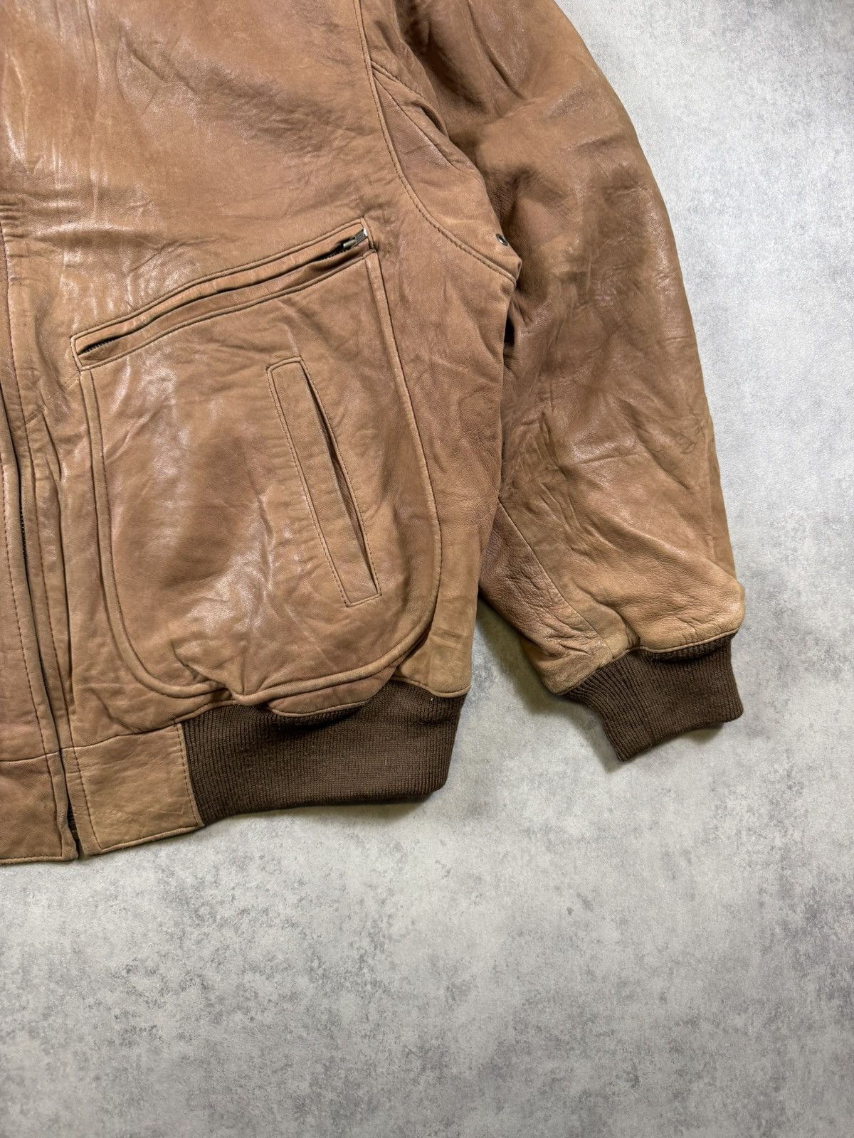Banana Republic Banana Republic Vintage Leather Jacket Size US M / EU 48-50 / 2 - 2 Thumbnail