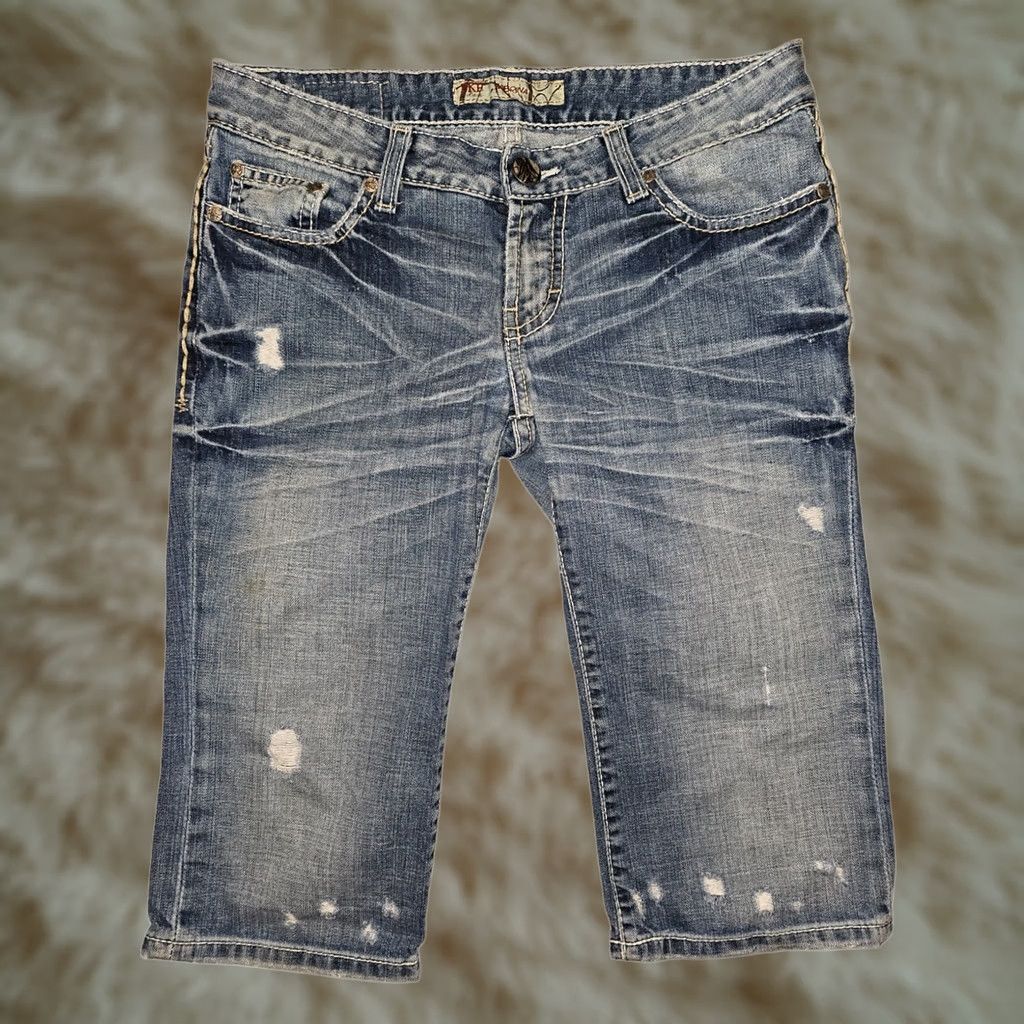 Vintage VINTAGE Buckle Bermuda Shorts Women's 26 Blue Denim Embroidered Distressed 5-Pocket Low Rise Inseam 15in Cotton Machine Washable Size 26" / US 2 / IT 38 - 1 Thumbnail