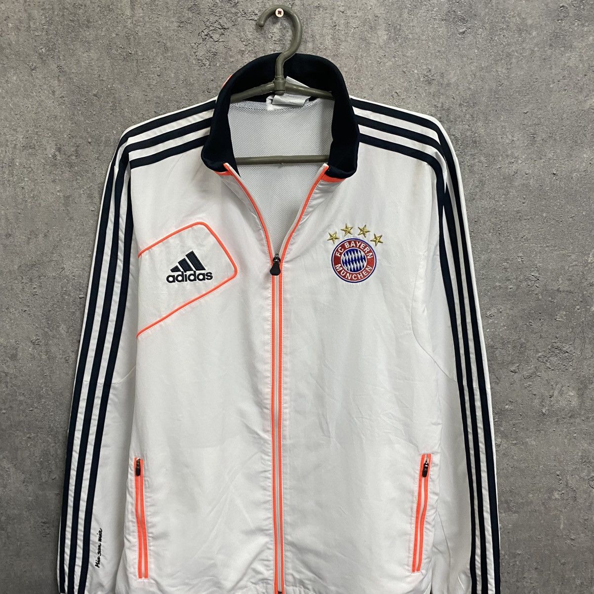 Adidas Adidas Fc Bayern Munich Track Jacket Vintage Soccer Size US M / EU 48-50 / 2 - 4 Thumbnail