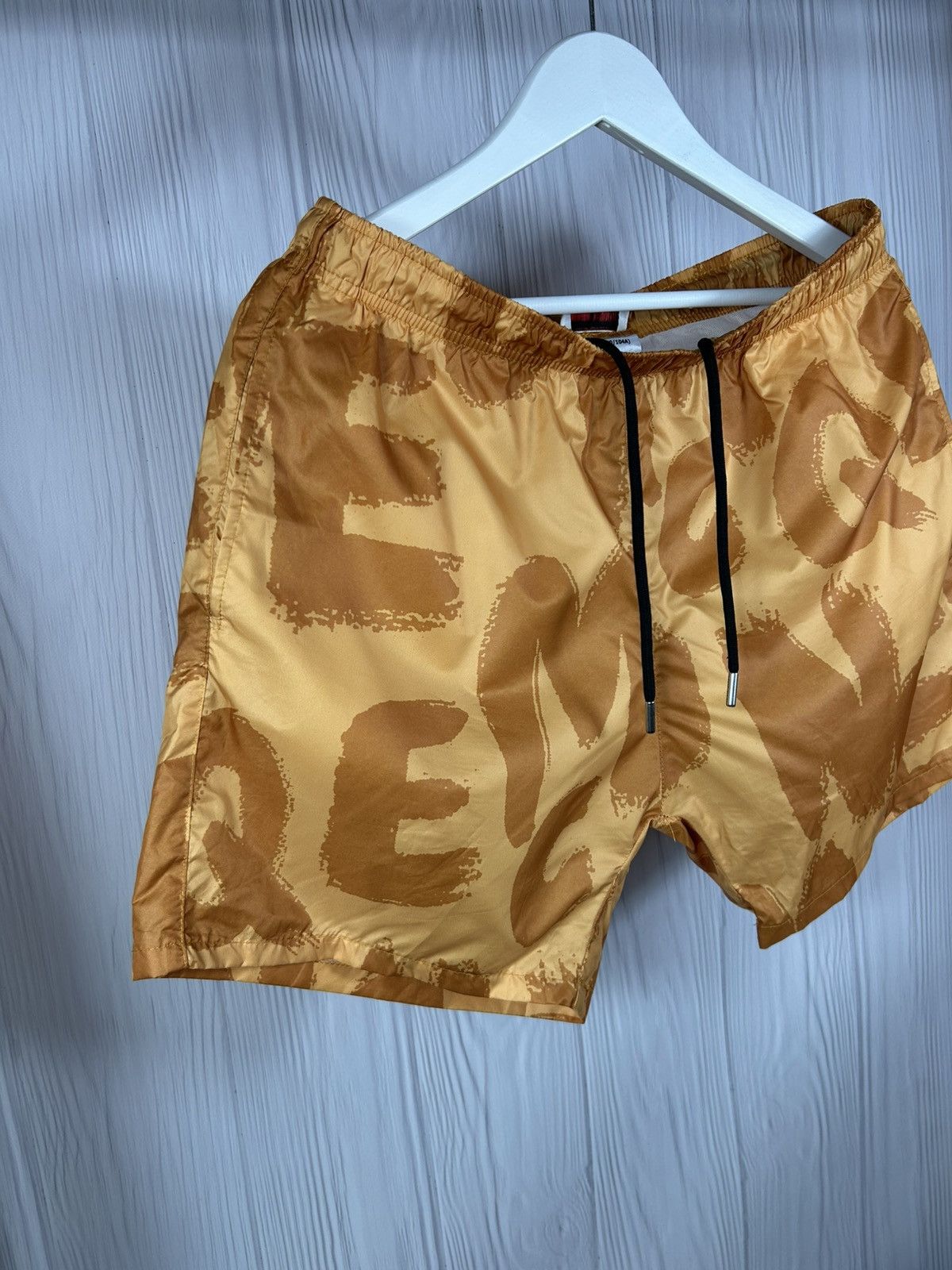 Alexander McQueen ALEXANDER MCQUEEN Graffiti Logo-Print Swim Shorts Trunks XL Size US 36 / EU 52 - 2 Thumbnail