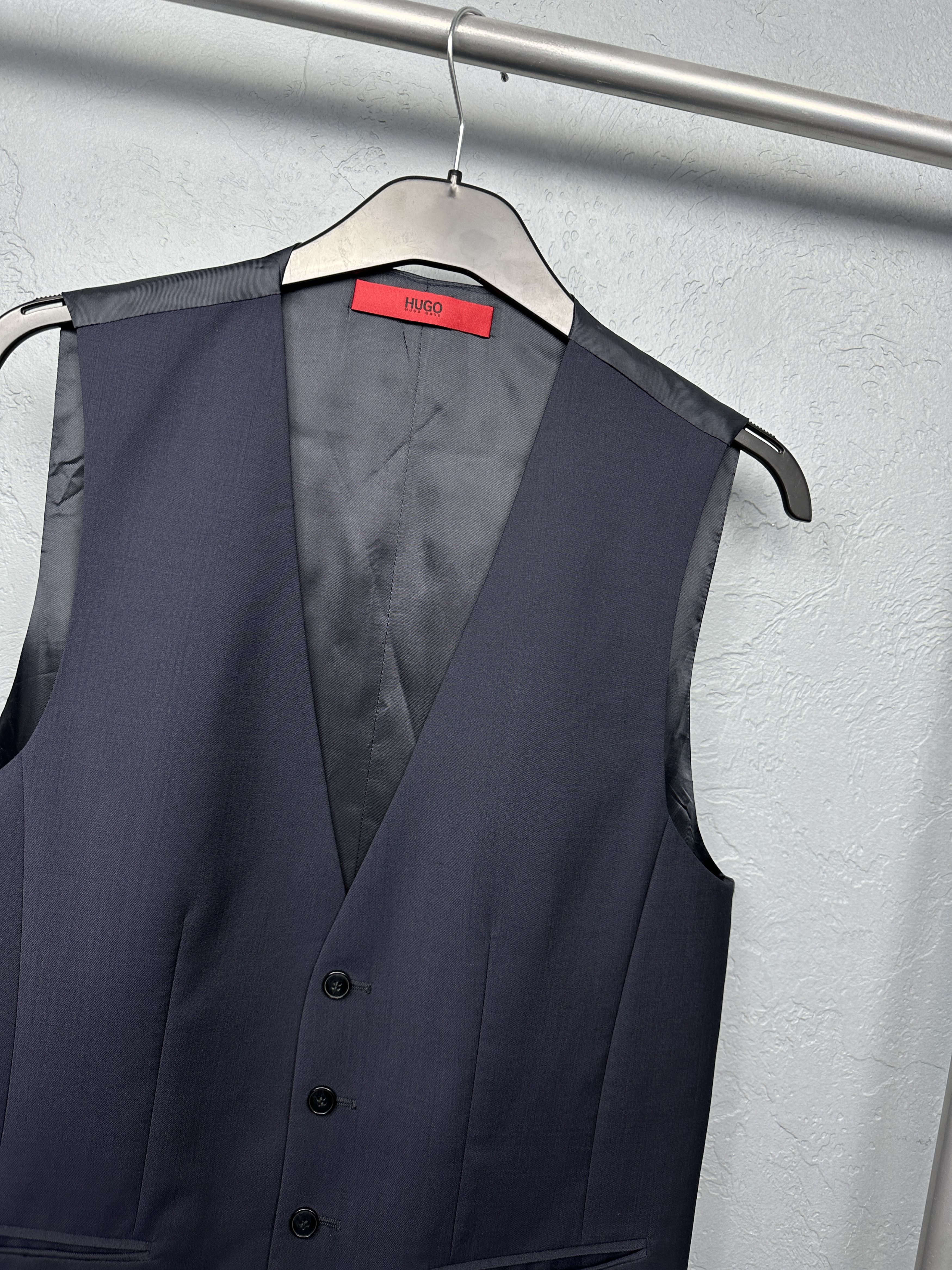 Hugo Boss Hugo Boss Mens Wool Waistcoat Vest Size 38L - 2 Thumbnail