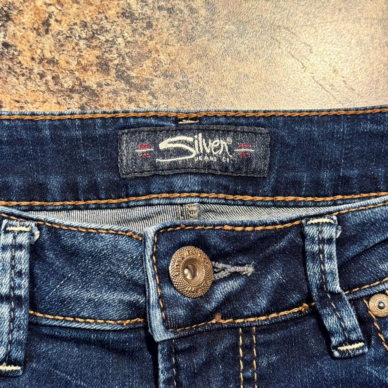 Silver Jeans Co. Silver Jeans Suki Skinny Crop Dark Wash Blue 30 Y2K Western Size 30" / US 8 / IT 44 - 3 Thumbnail