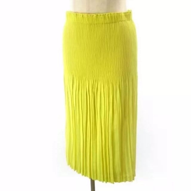 Issey Miyake Issey Miyake size:3 Yellowish-green pleated skirt Size 23" - 1 Thumbnail