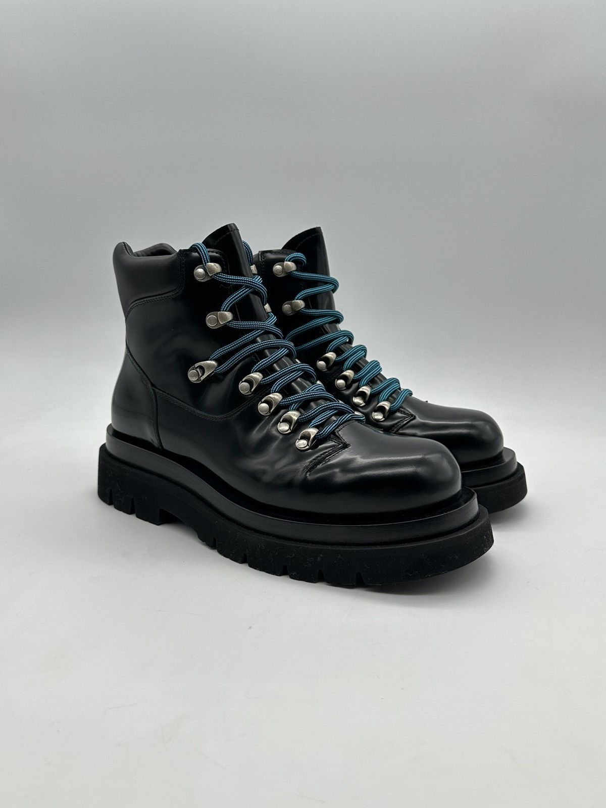 image of Bottega Veneta Shiny Leather Lace-On Boots. Size 43 in Black, Men's
