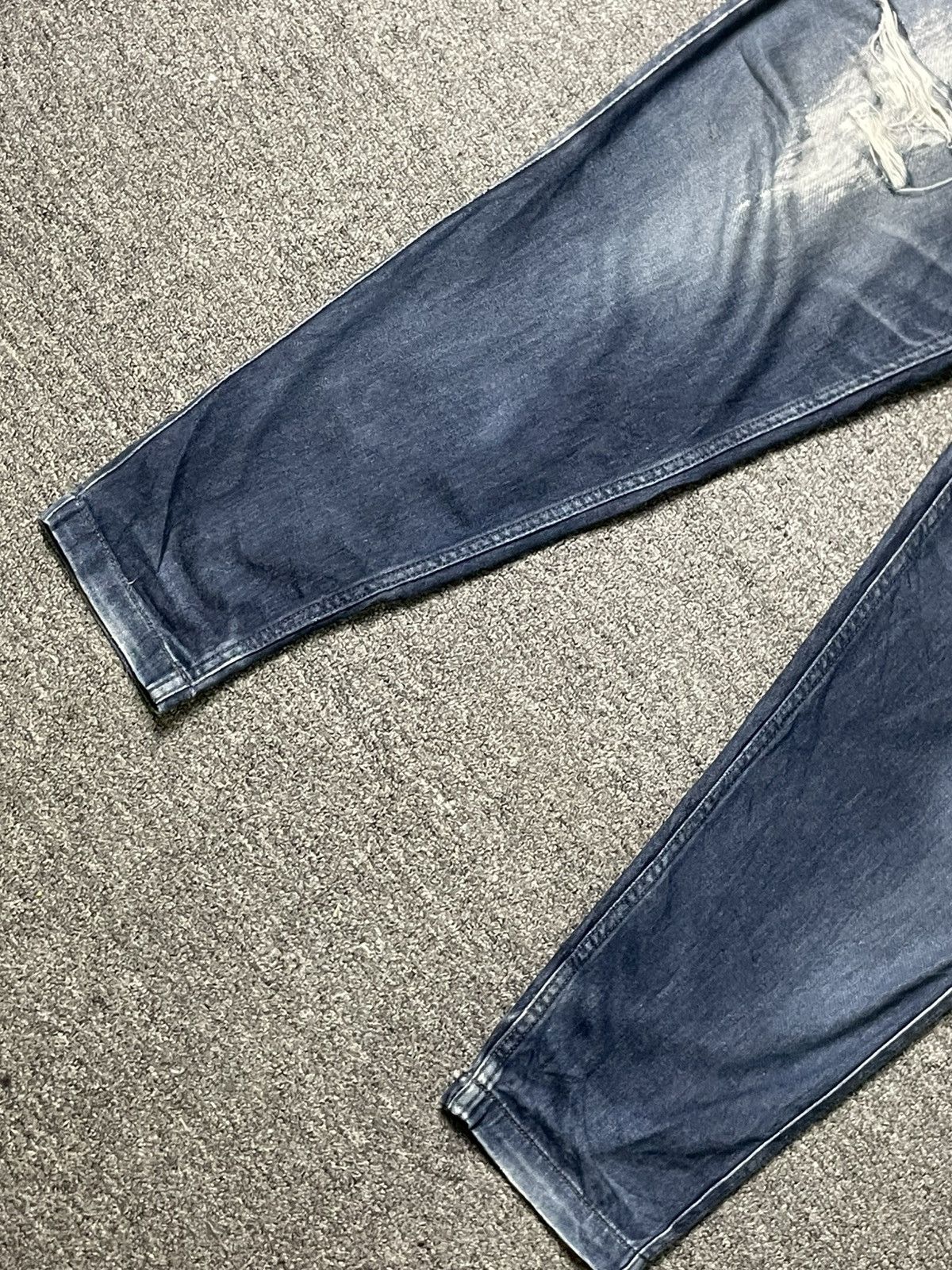Armani Exchange × Vintage ARMANI EXCHANGE Distressed Ripped Jeans (91) Size US 33 - 2 Thumbnail