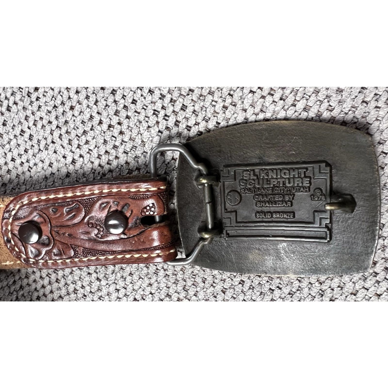 Vintage VINTAGE Bass Bronze Fish Buckle SL Knight Leather Belt XL 44 Adult Unisex 1978 Fishing Sportsman Leather Belt Buckle Gold 1970s Size ONE SIZE - 3 Thumbnail