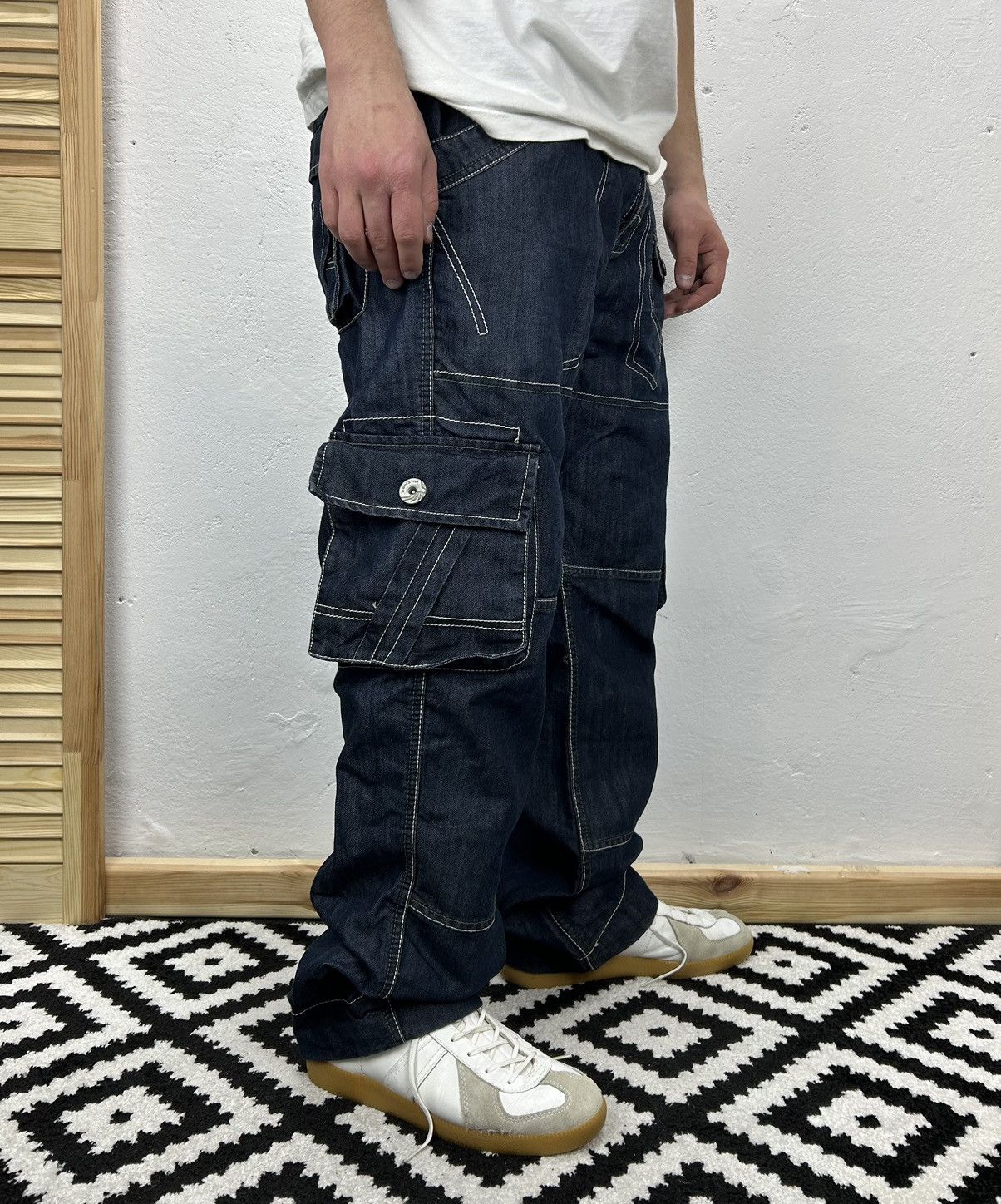 Vintage Vintage Y2k Cargo Denim jeans size 36/32 multi pocket Size US 36 / EU 52 - 1 Thumbnail