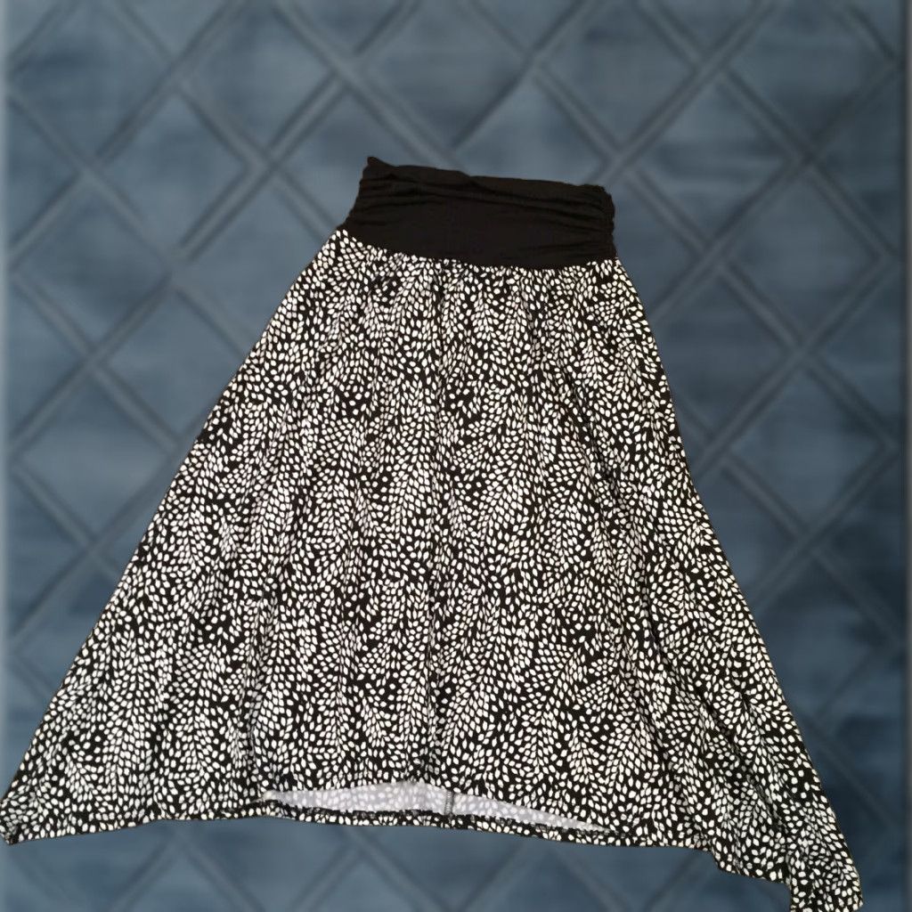 Apt. 9 Apt 9 Skirt PM Black White Floral Knee Length Pull On Elastic Waist Flare Womens Regular Size 32" / US 10 / IT 46 - 1 Thumbnail
