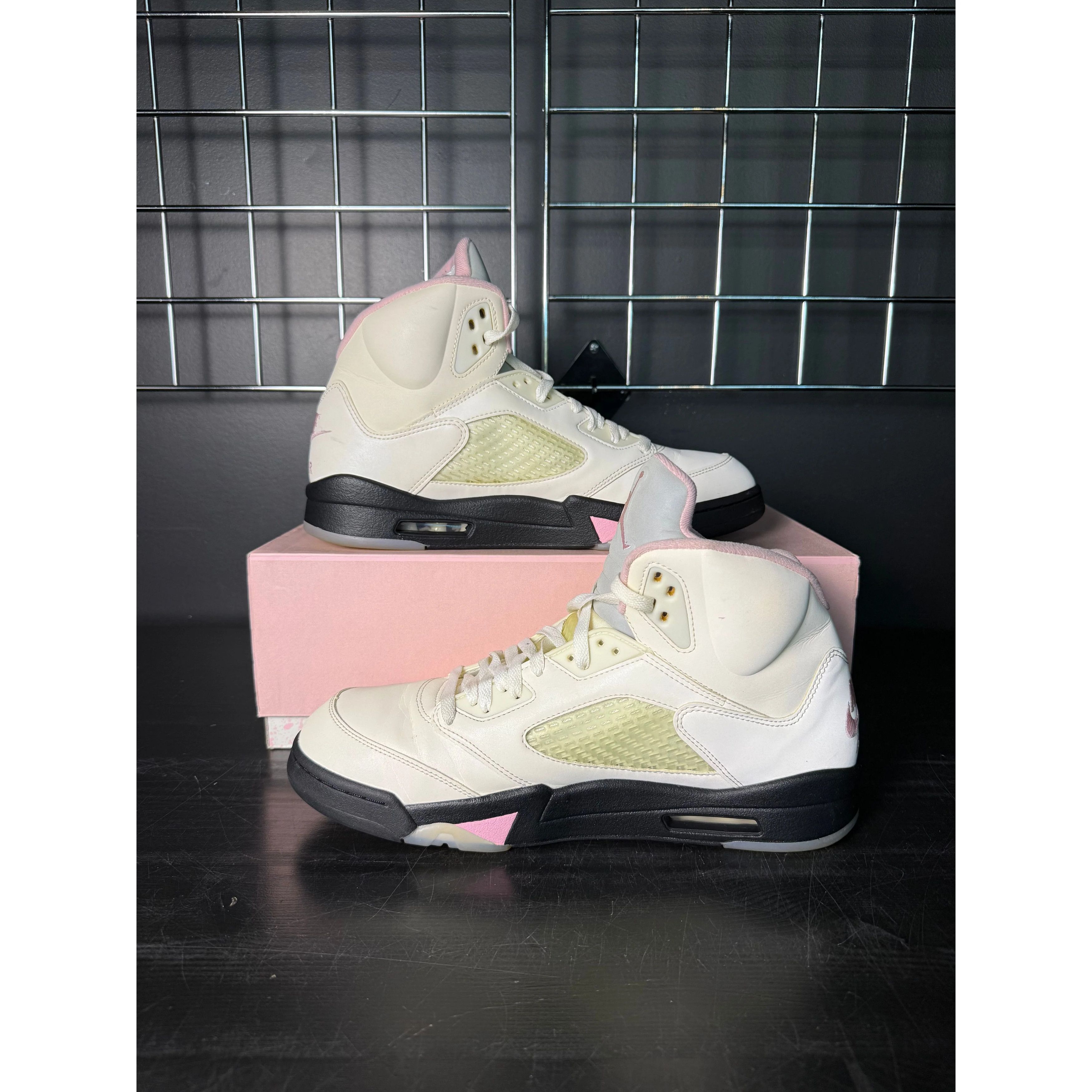 Jordan Brand Air Jordan 5 Retro "Medium Soft Pink" **PRE-OWNED** Size US 13 / EU 46 - 2 Thumbnail