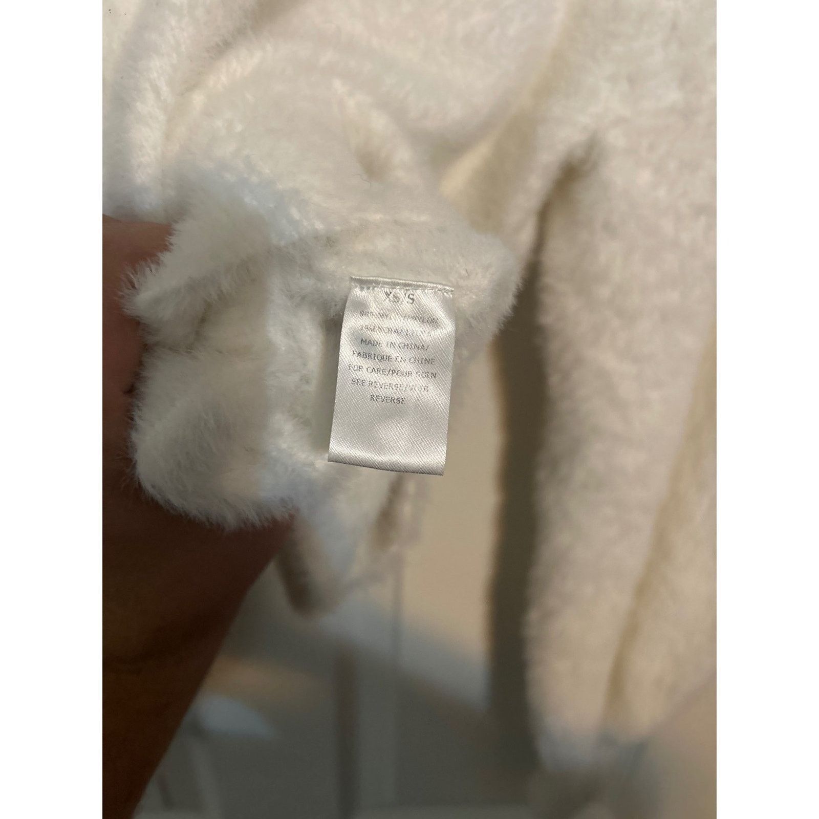 Ronny Kobo Ronny Kobo XS/S White Fuzzy Soft Knit Long Sleeve Pullover Size XS / US 0-2 / IT 36-38 - 4 Thumbnail