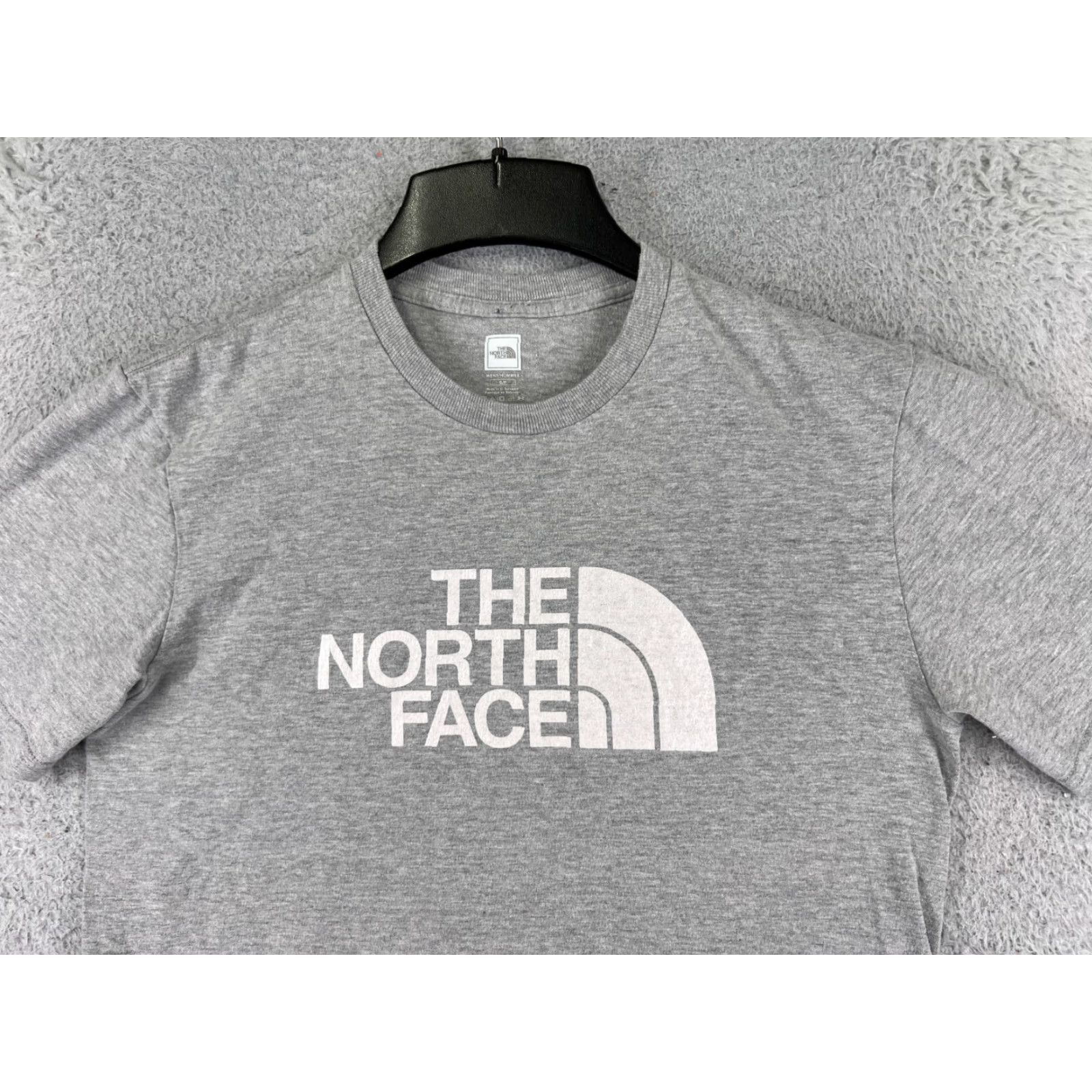 The North Face VINTAGE (no, it's not vintage) The North Face Shirt Men Small Gray Short Sleeve Crew Neck Cotton Blend Size US S / EU 44-46 / 1 - 4 Thumbnail