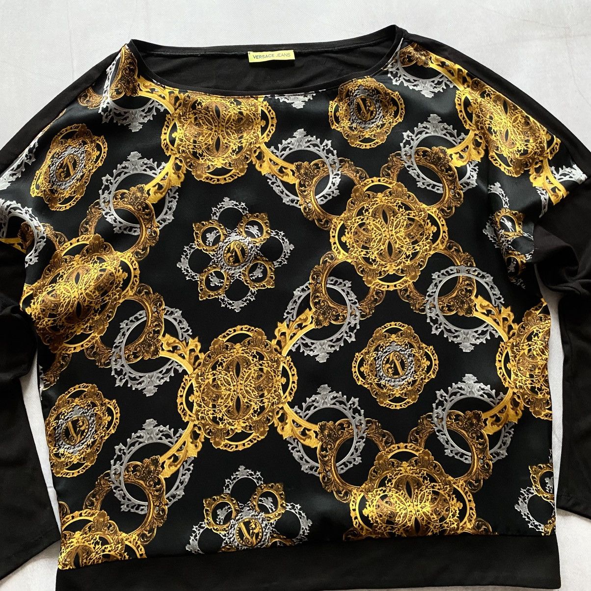 Versace Jeans Couture Versace Jeans Gold Chain Sweatshirt Y2K Size L / US 10 / IT 46 - 2 Thumbnail