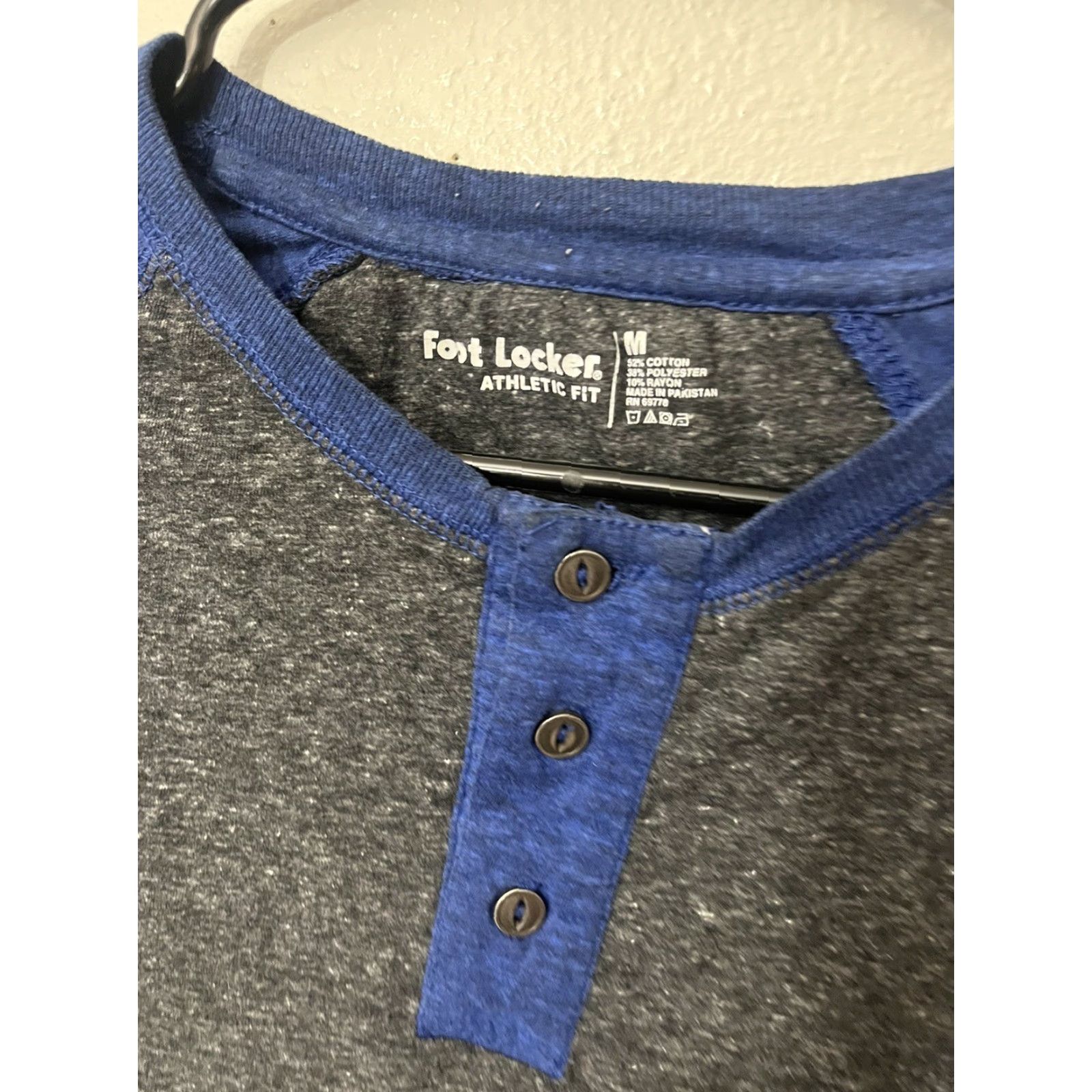 Vintage Foot Locker Athletic Fit Henley Neck Long Sleeve T-Shirt Mens M Gray Size US M / EU 48-50 / 2 - 3 Thumbnail
