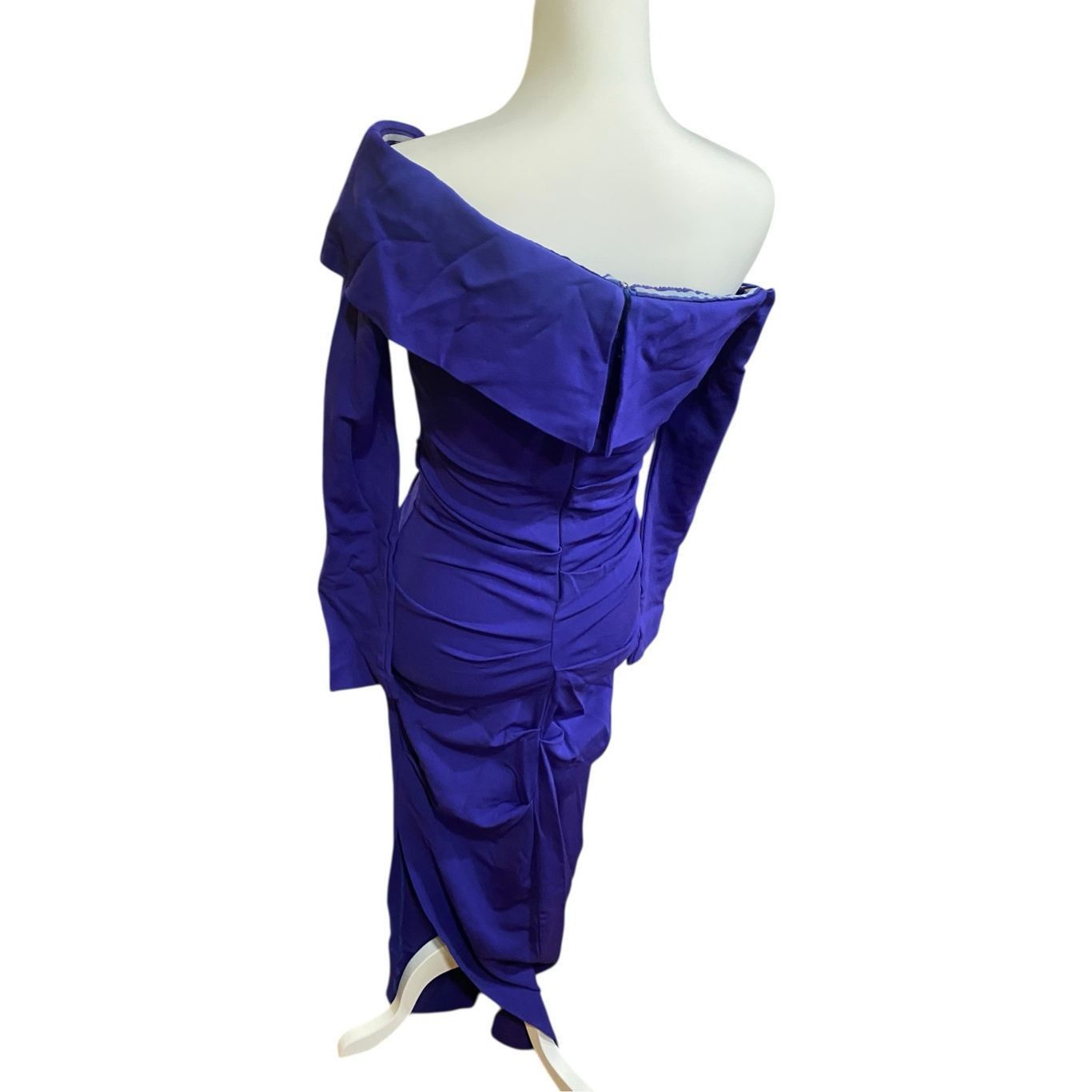 Nicole Miller Nicole Miller Structured Off Shoulder Gown Size 8 $495 MSRP Size M / US 6-8 / IT 42-44 - 7 Thumbnail