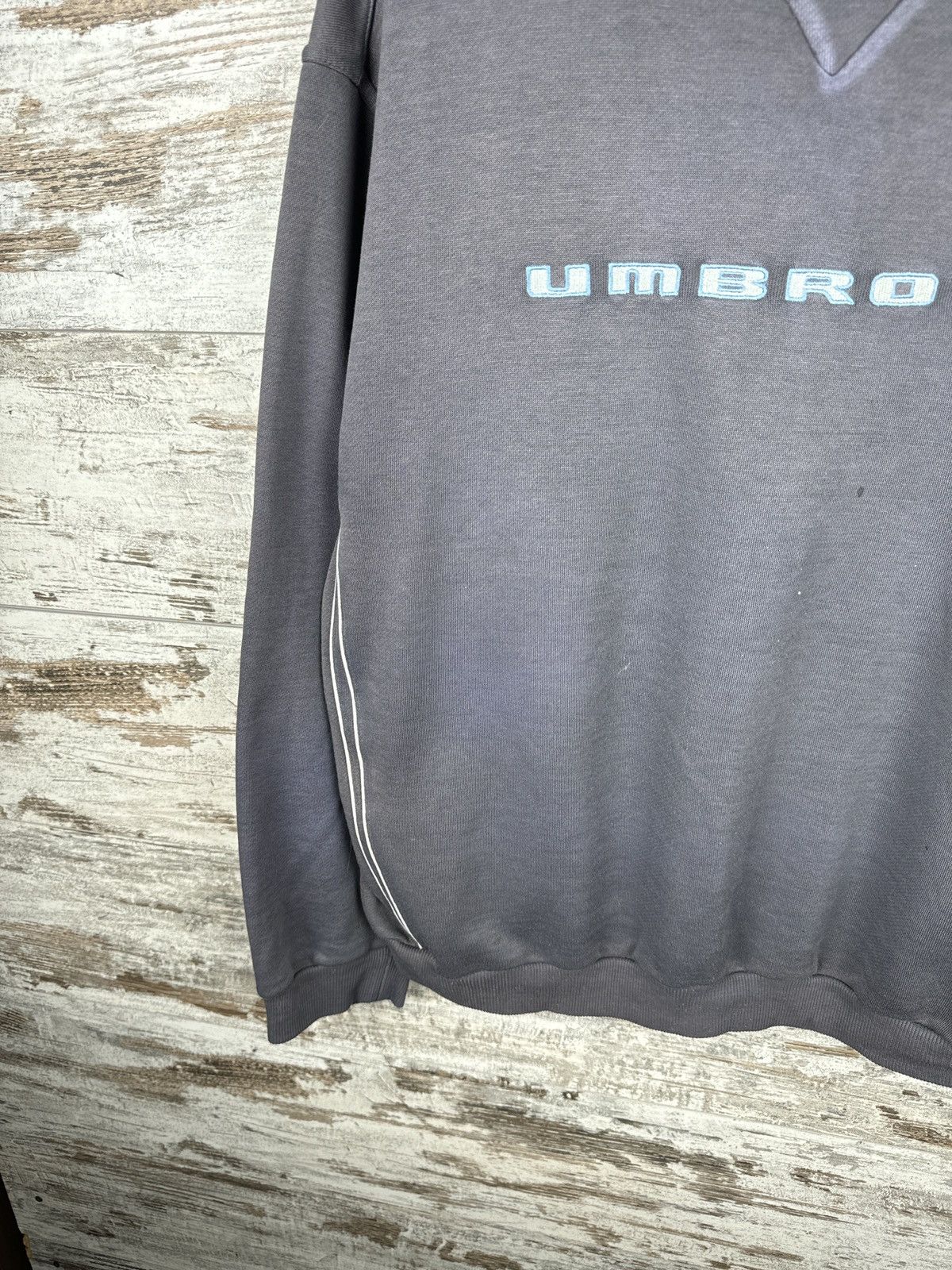 Umbro × Vintage Mens Vintage Umbro distressed sweatshirt big logo y2k rare Size US L / EU 52-54 / 3 - 4 Thumbnail