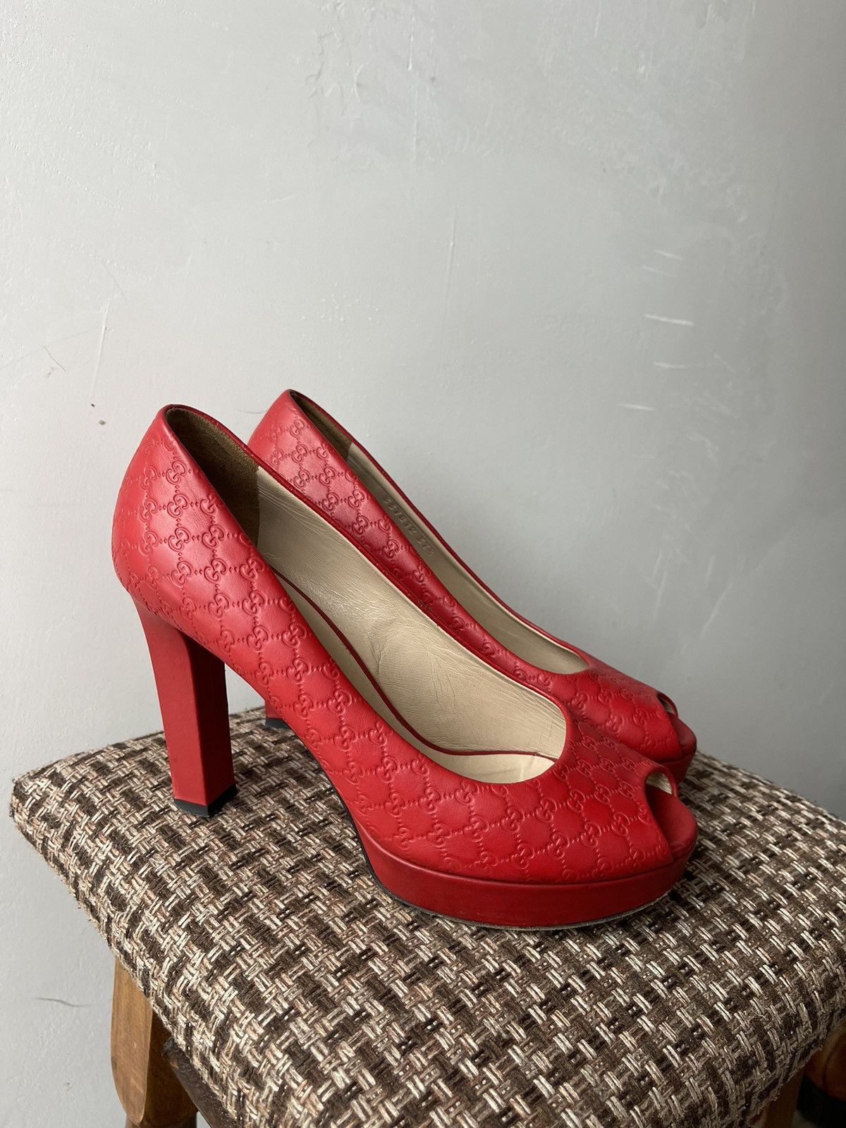 Gucci Authentic GUCCI Red Guccissima Leather Heels Pumps Size 37.5 Size US 7.5 / IT 37.5 - 3 Thumbnail