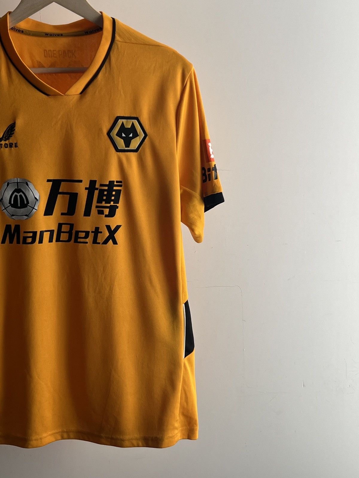Castore Soccer Jersey Wolverhampton Wanderers 2021/2022 Wolves Home Size US L / EU 52-54 / 3 - 3 Thumbnail