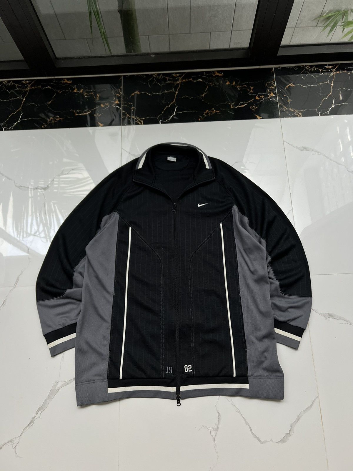 Nike × Vintage 90's NIKE AIR BASKETBALL 1982 RARE RETRO Y2K TRACK JACKET Size US XL / EU 56 / 4 - 1 Thumbnail