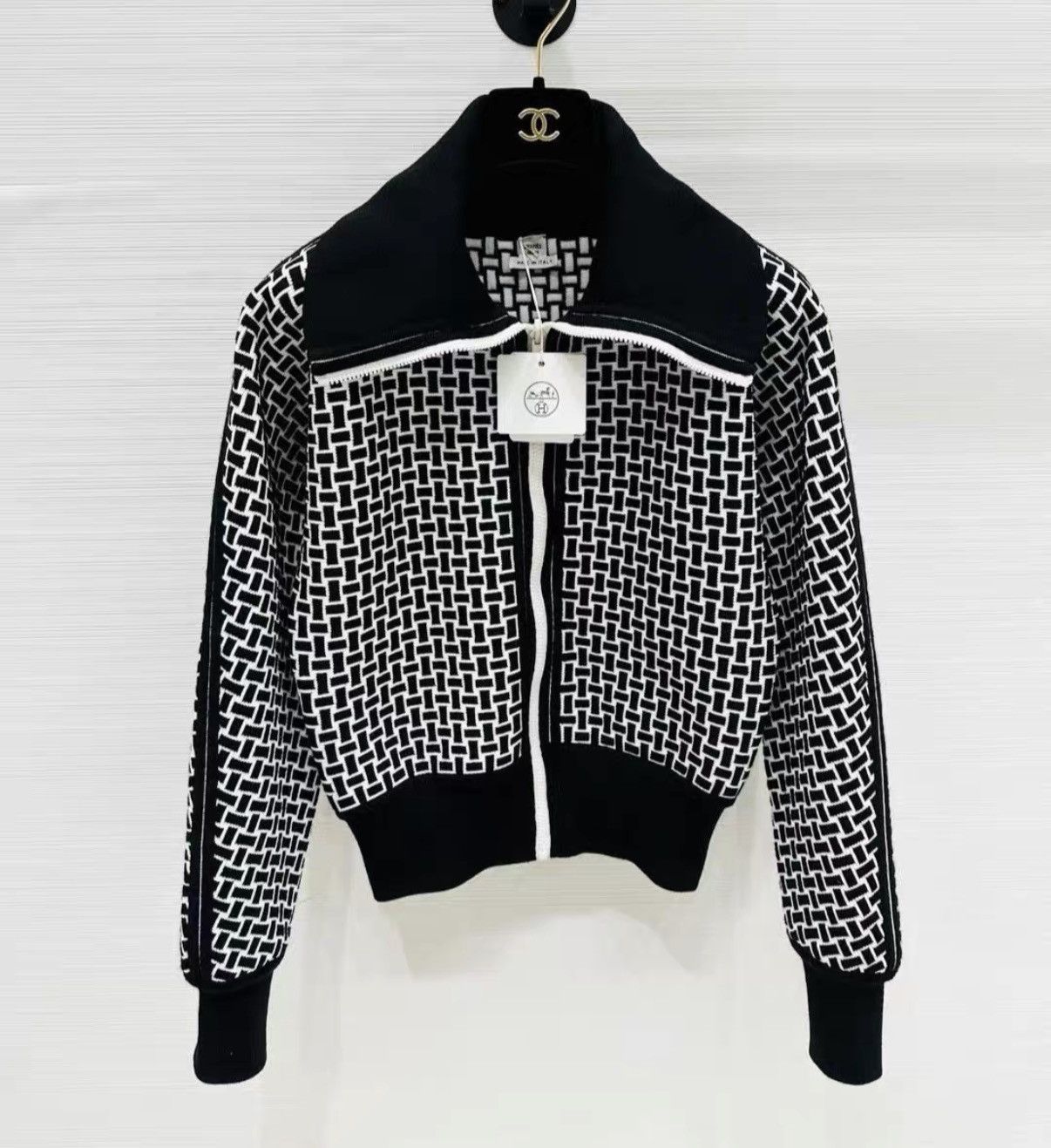 Hermes Hermès F36 Black & White Lapel Short Jacket J33 Size XS / US 0-2 / IT 36-38 - 1 Thumbnail