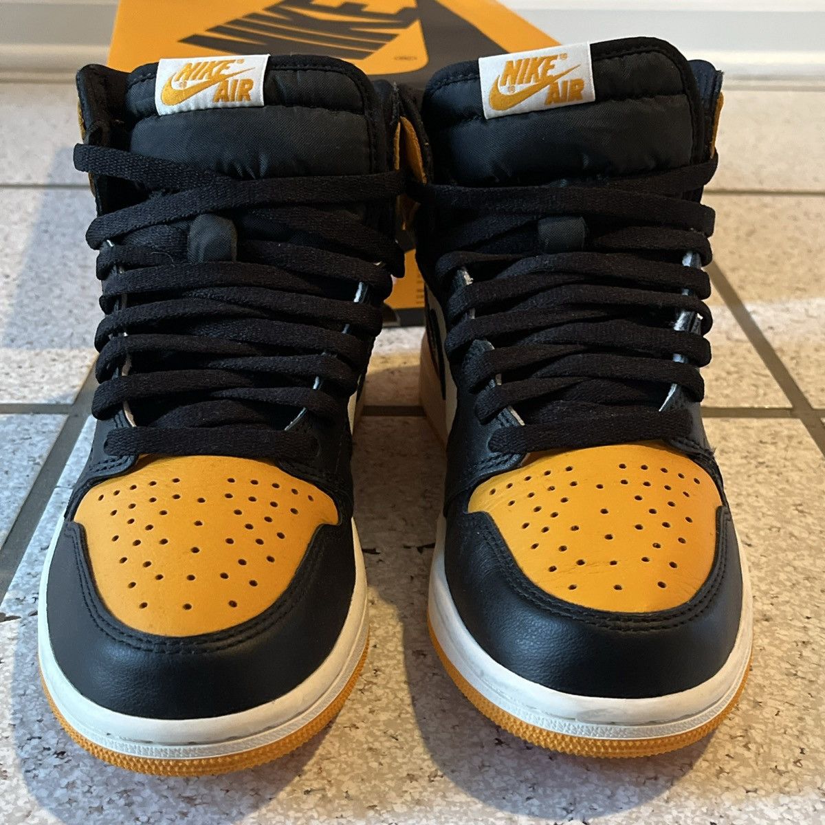 Jordan Brand Air Jordan 1 Retro High OG Taxi Size US 7 / EU 40 - 4 Thumbnail