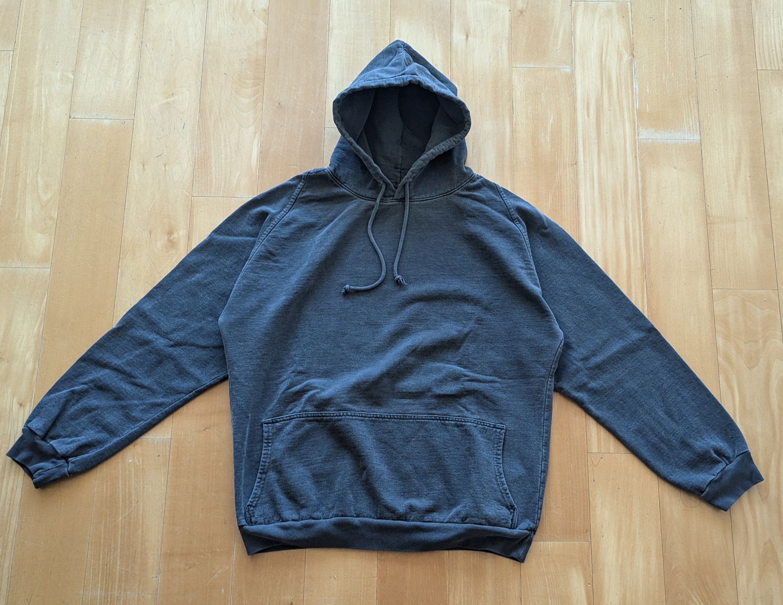 Balenciaga Free on sale Hoover Hoodie L never worn