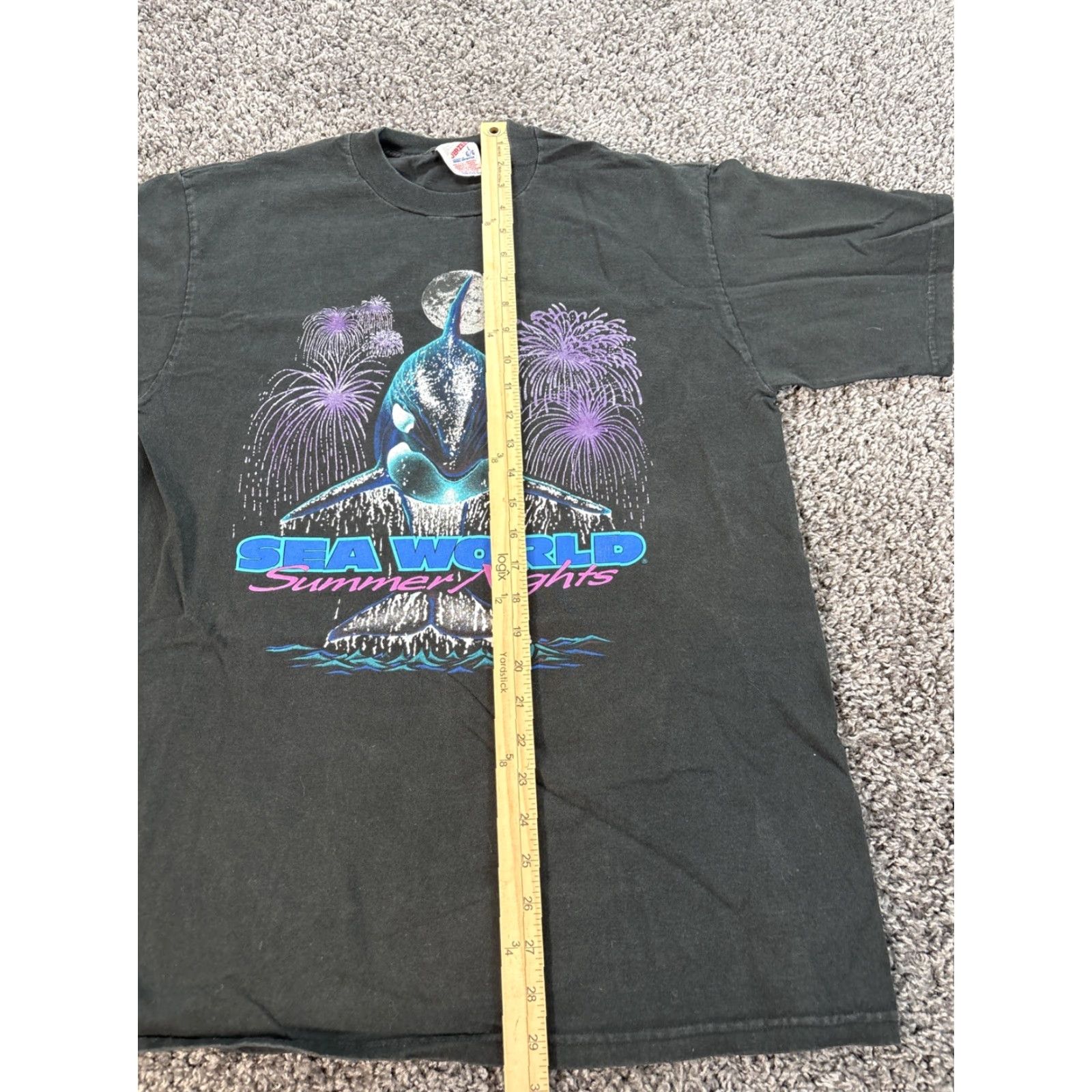 Jerzees VINTAGE SeaWorld 90s Black T-Shirt Jerzees Men’s Large Short Sleeve Crew Neck Graphic Print logo Shamu United States Made in USA Cotton Knit Size US L / EU 52-54 / 3 - 2 Thumbnail