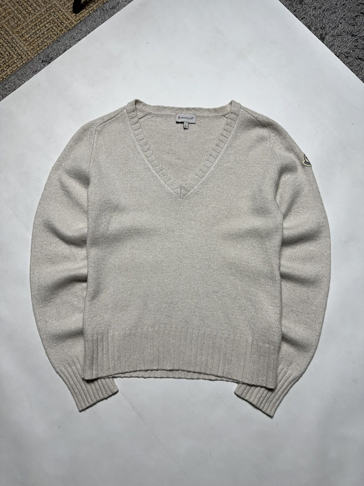 Moncler Moncler Maglione Tricot Scollo A V Wool Sweater Size L / US 10 / IT 46 - 1 Thumbnail