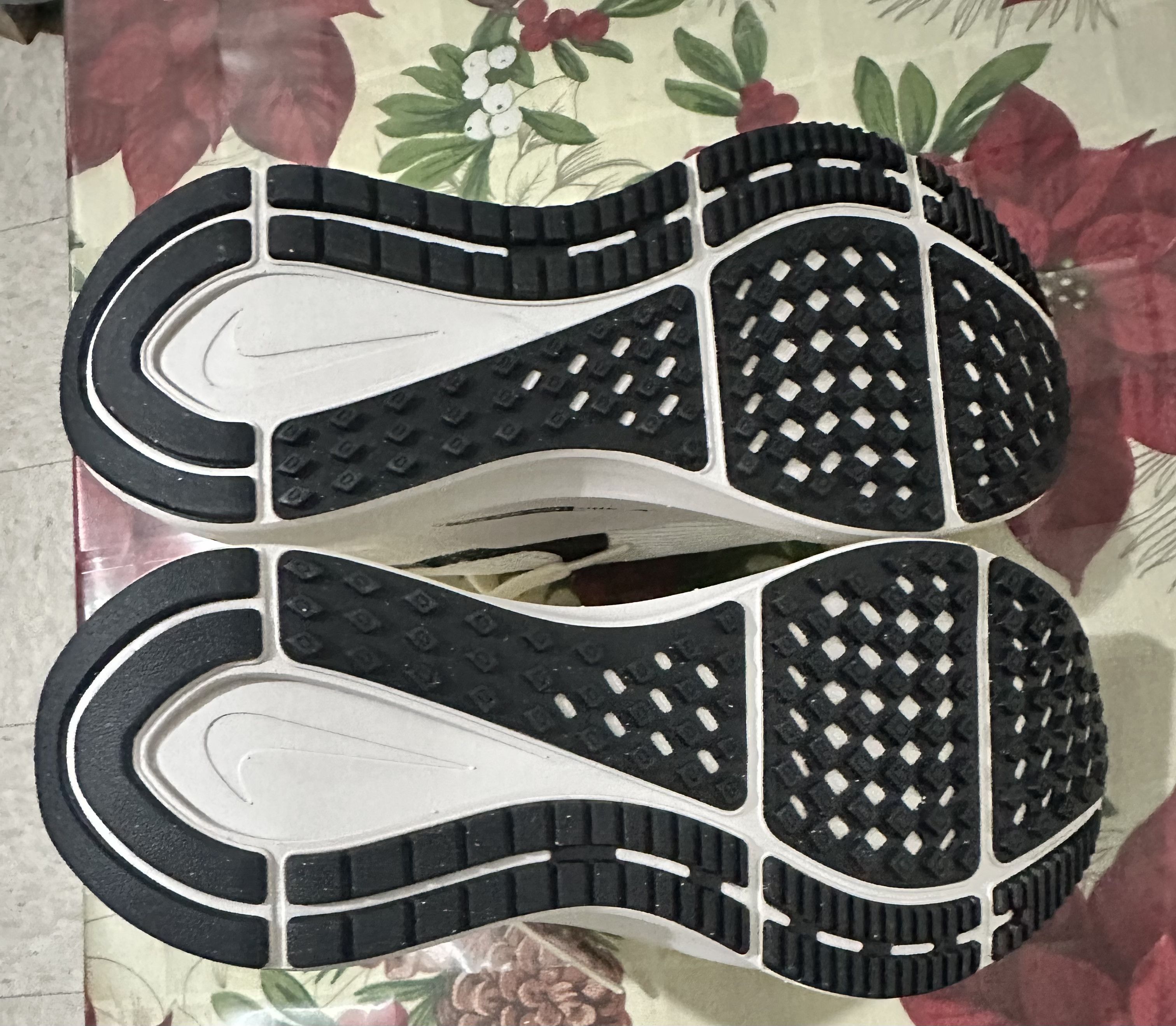 Nike Air Zoom Structure 25 'Coconut Milk' Size US 7 / EU 40 - 6 Thumbnail