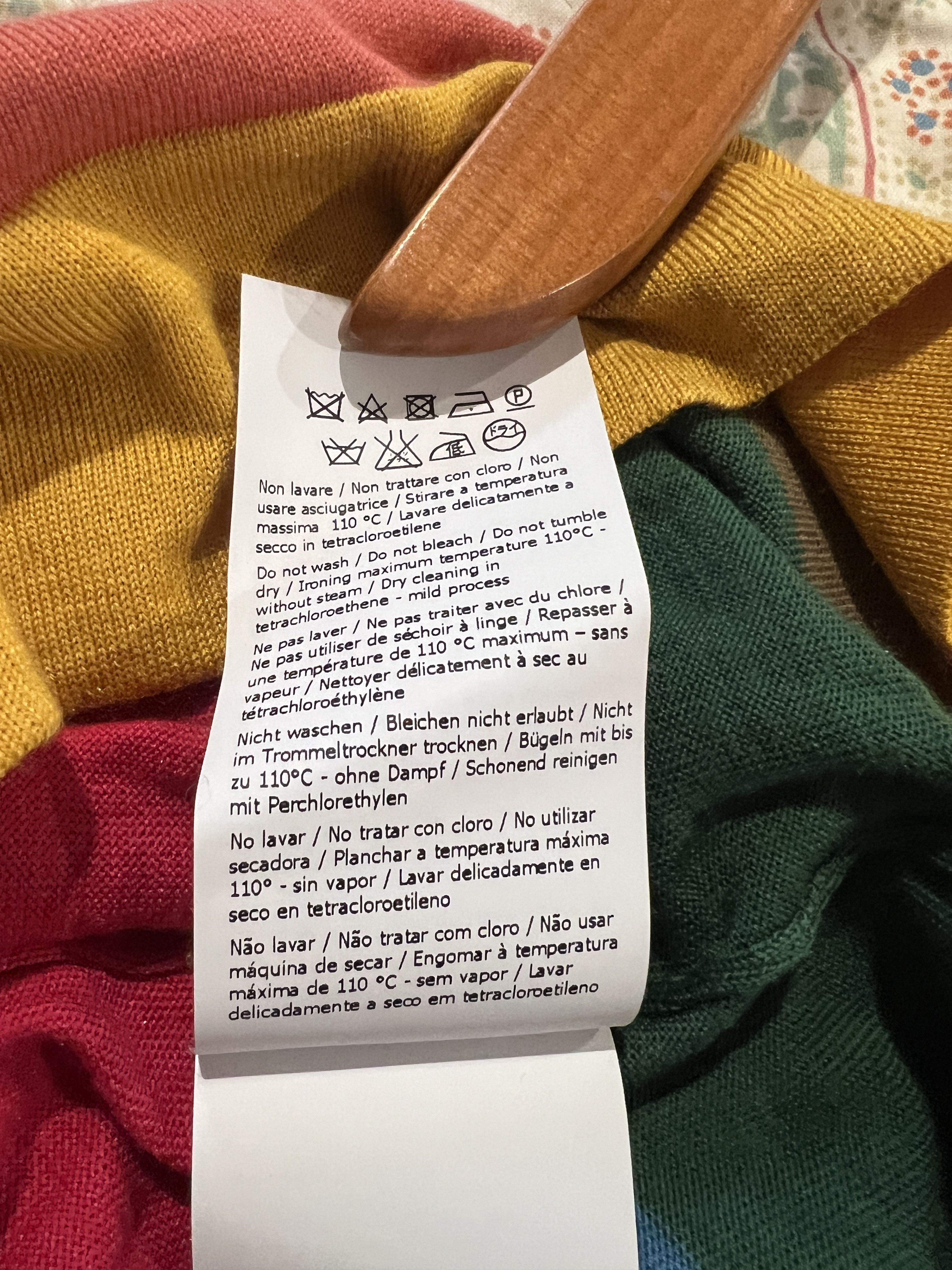 Salvatore Ferragamo Colorblock Wool/Silk V-Neck Size US M / EU 48-50 / 2 - 8 Thumbnail