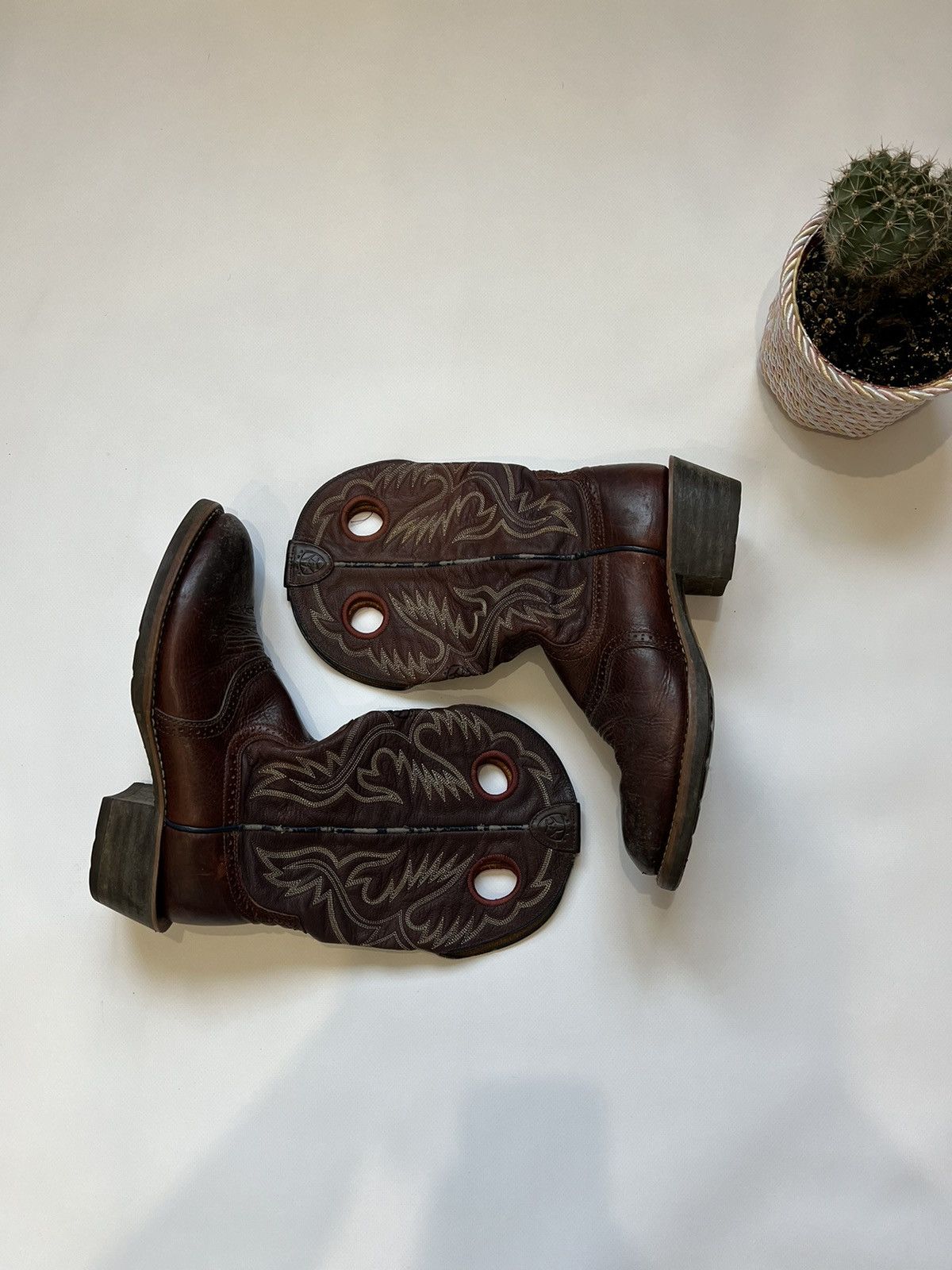 Vintage Ariat Cowboy Boots Aztec Shoes in Brown, Women's (Size 9)